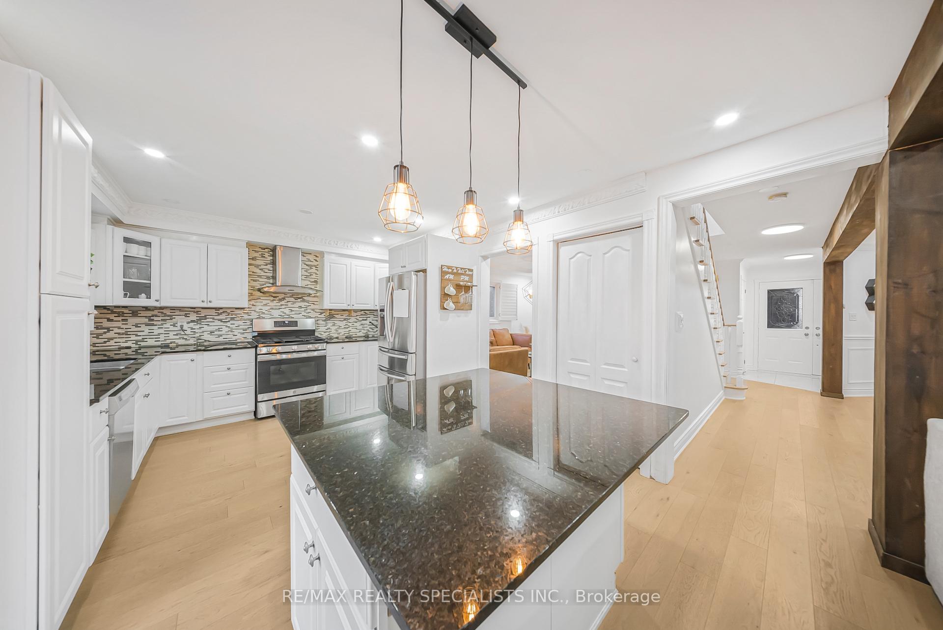Photo 10 of 47 Whitbread Avenue, Caledon, Bolton East — HOMEH