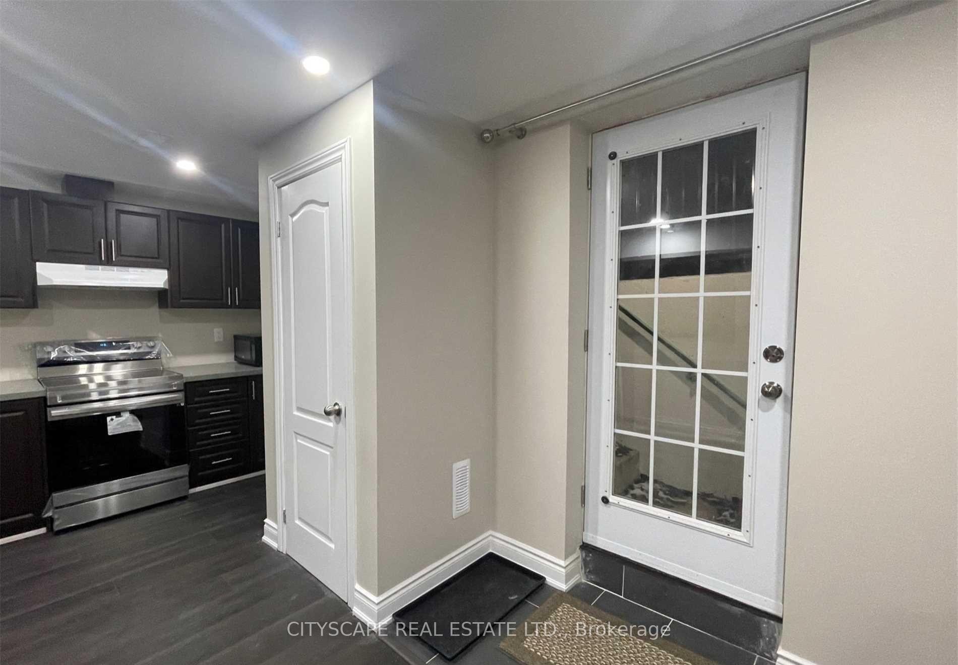 Photo 11 of Unit Bsmt, 94 Beachville Circle, Brampton, Credit Valley — HOMEH