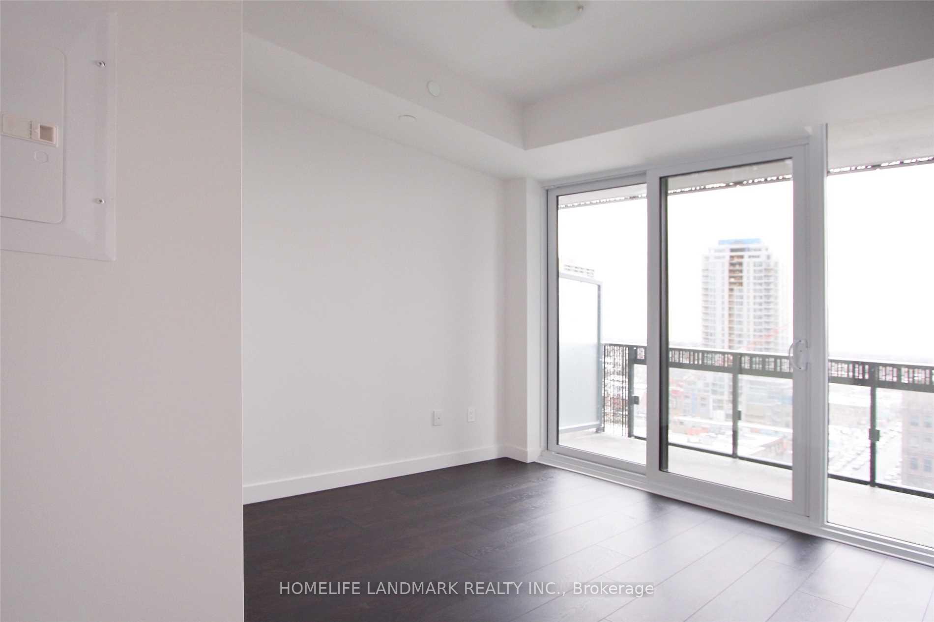 Photo 3 of Unit 1006, 8 Eglinton Avenue E, Toronto, Mount Pleasant West — HOMEH