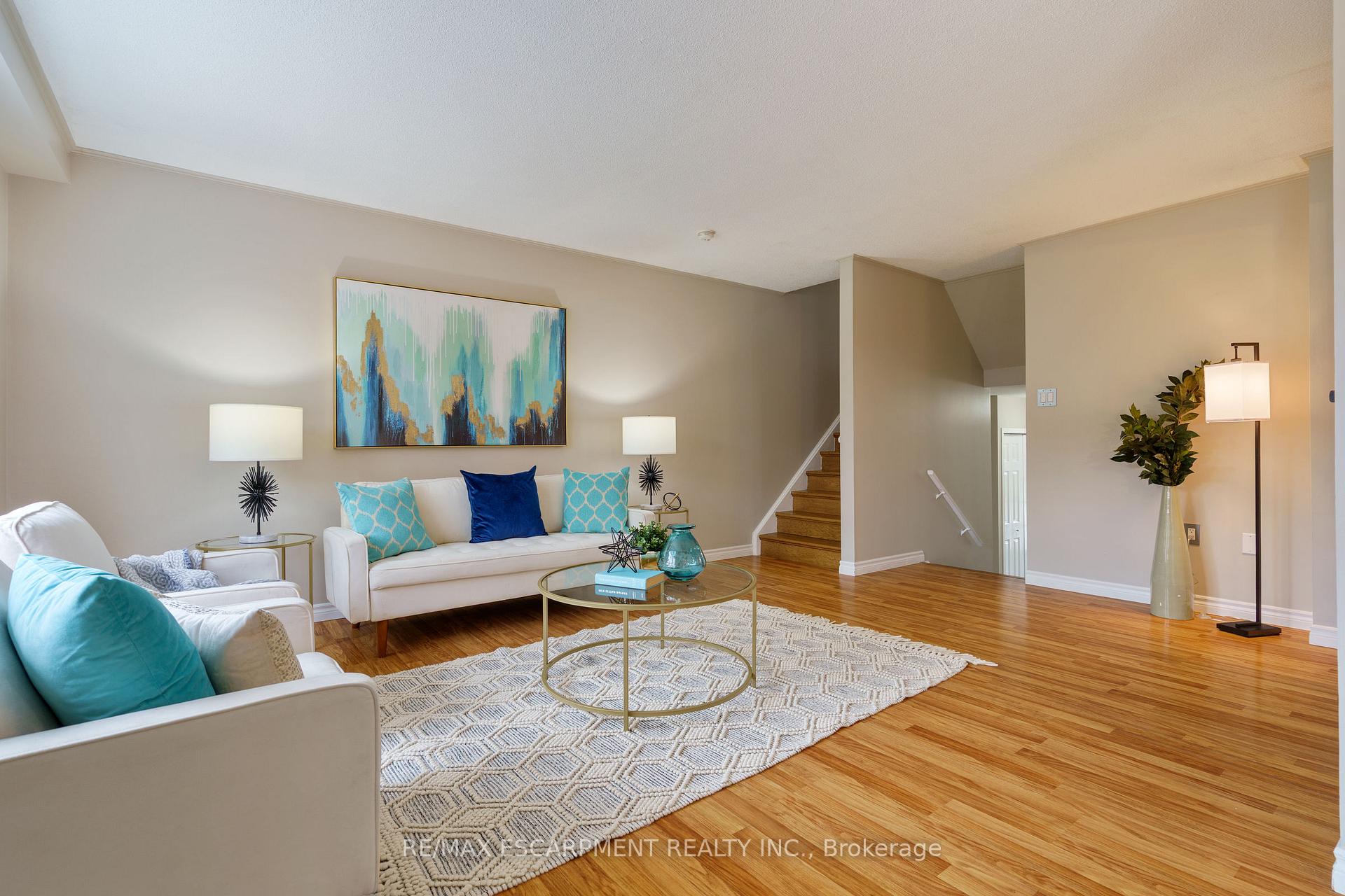 Photo 13 of 85 Chelsea Crescent, Hamilton, Stoney Creek — HOMEH