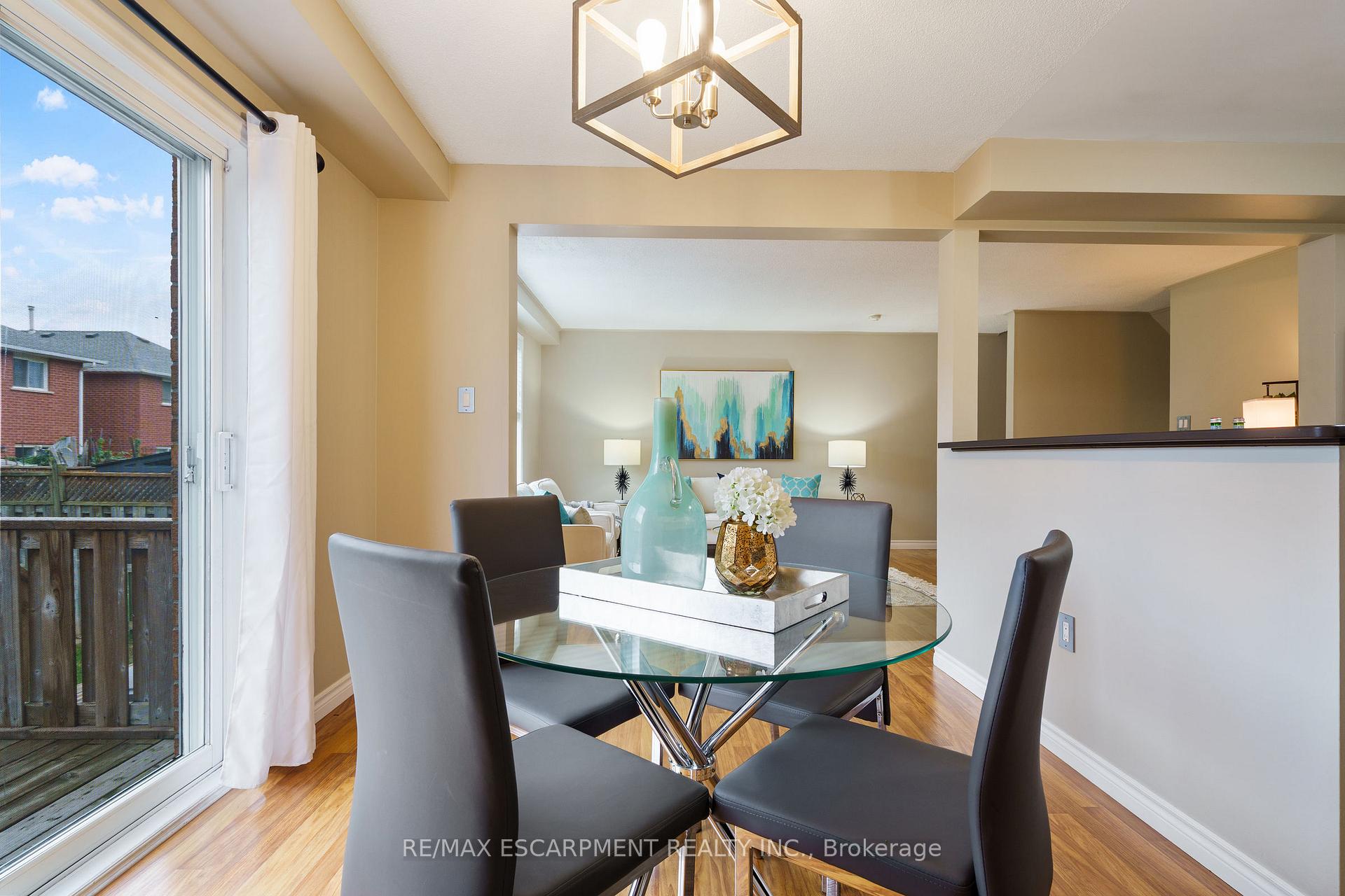 Photo 2 of 85 Chelsea Crescent, Hamilton, Stoney Creek — HOMEH