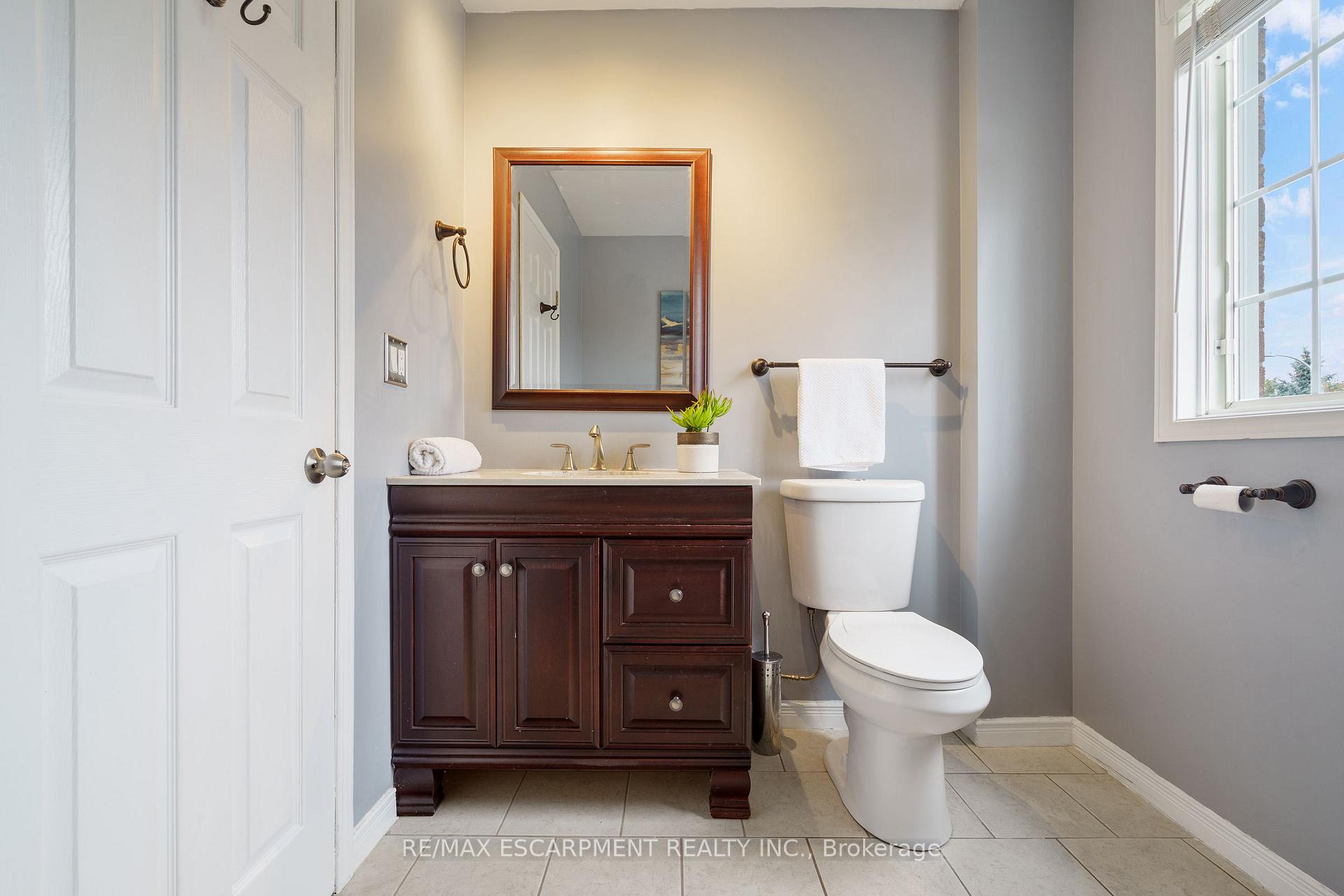 Photo 25 of 85 Chelsea Crescent, Hamilton, Stoney Creek — HOMEH