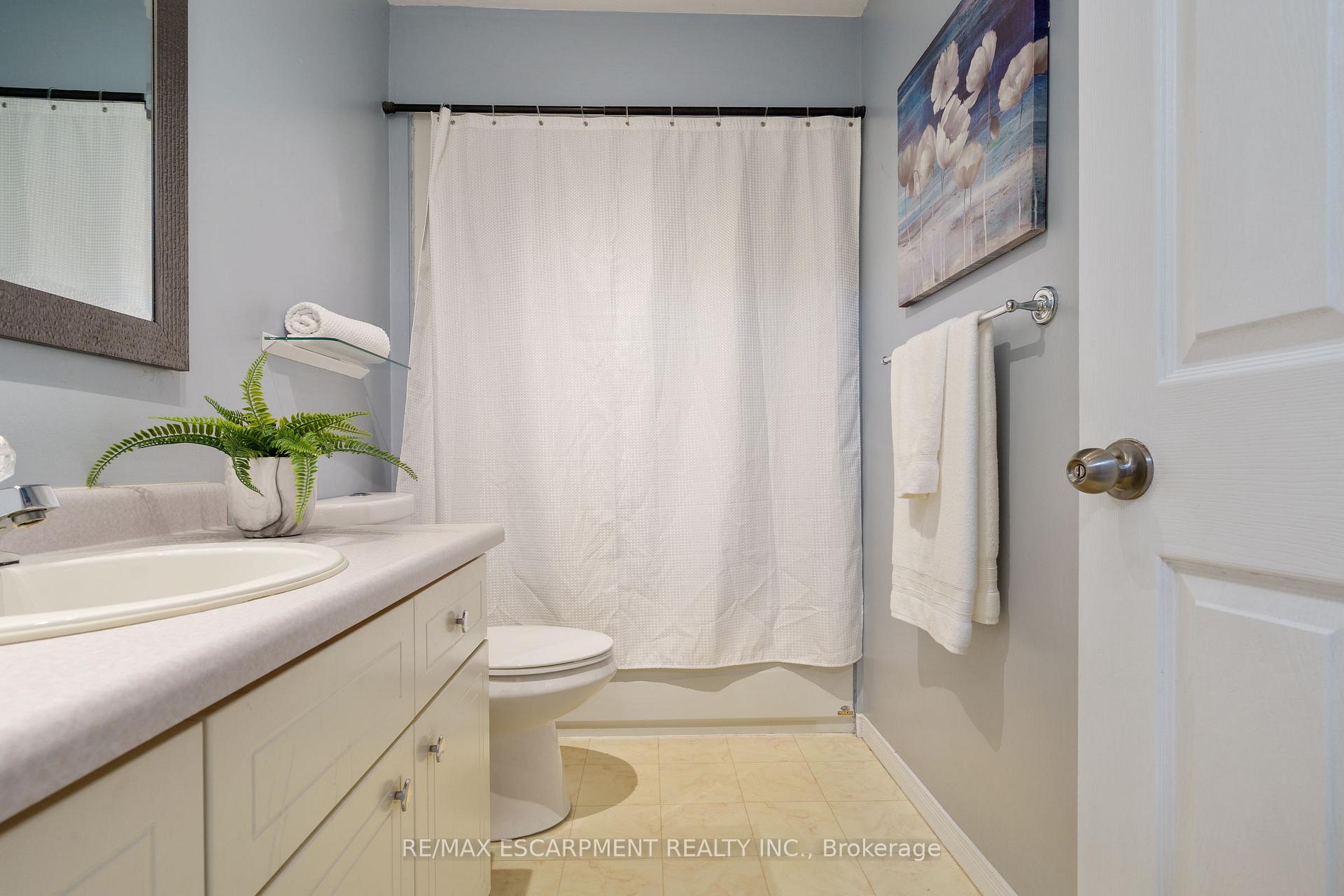 Photo 28 of 85 Chelsea Crescent, Hamilton, Stoney Creek — HOMEH