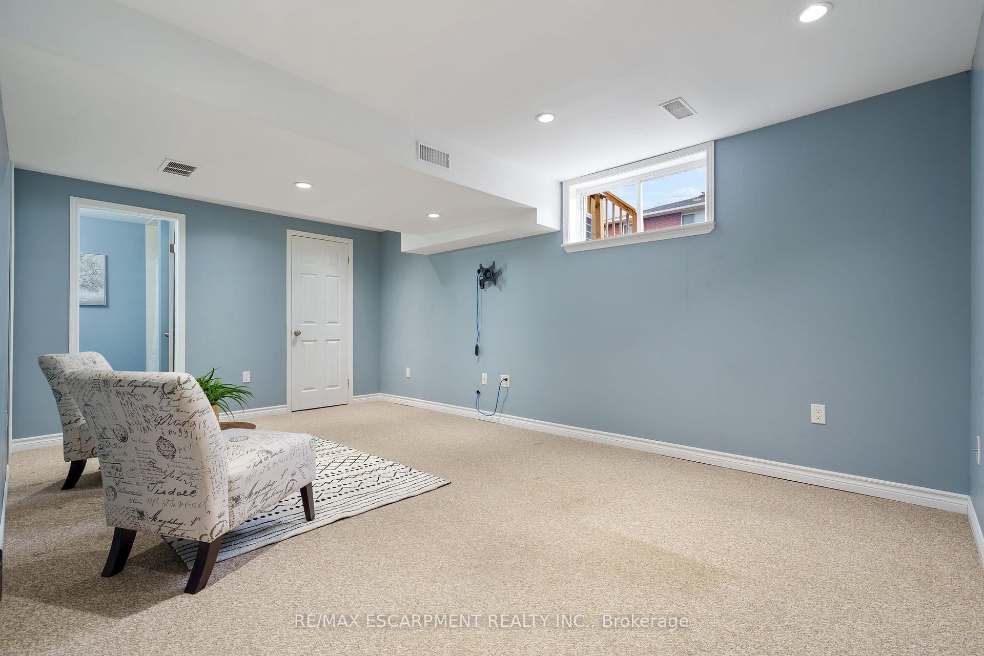 Photo 15 of 85 Chelsea Crescent, Hamilton, Stoney Creek — HOMEH