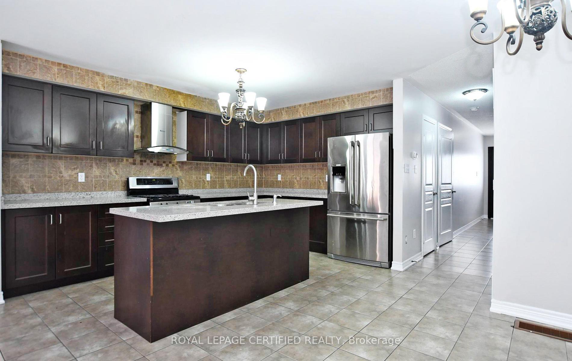 Photo 8 of Unit Main & 2nd Floor, 72 Black Maple Crescent, Vaughan, Patterson — HOMEH