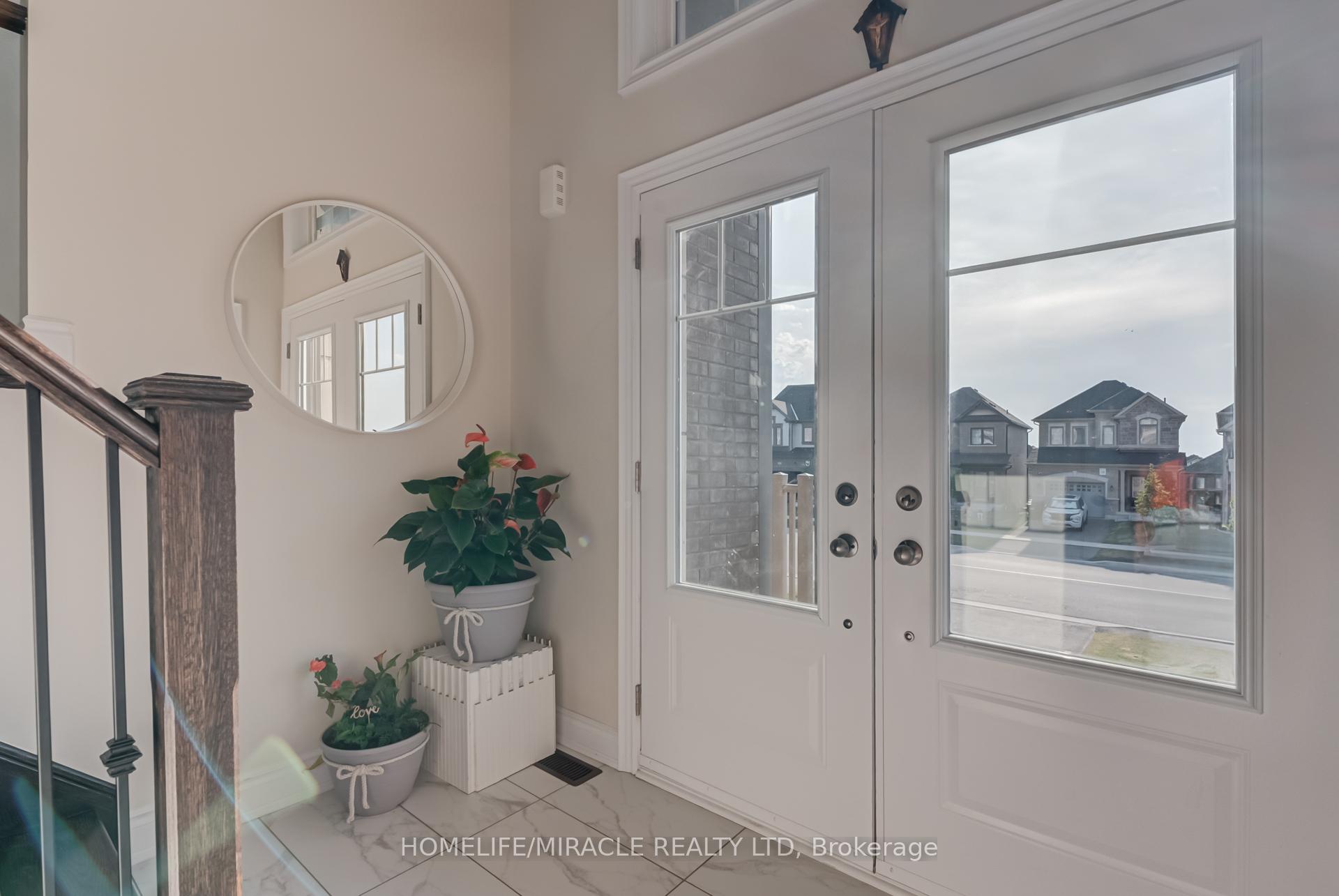 Photo 4 of 121 Kennedy Boulevard, New Tecumseth, Alliston — HOMEH
