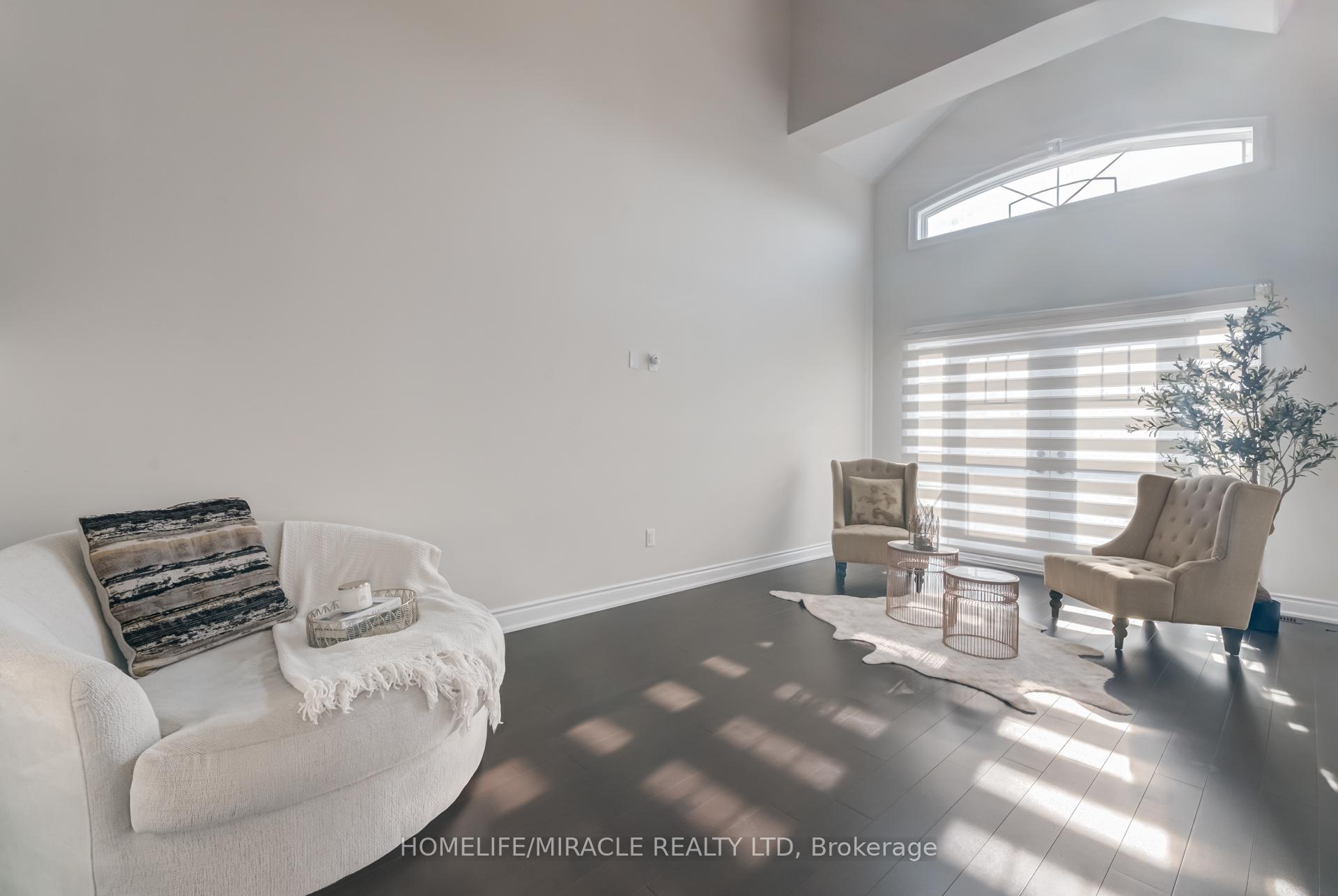 Photo 3 of 121 Kennedy Boulevard, New Tecumseth, Alliston — HOMEH