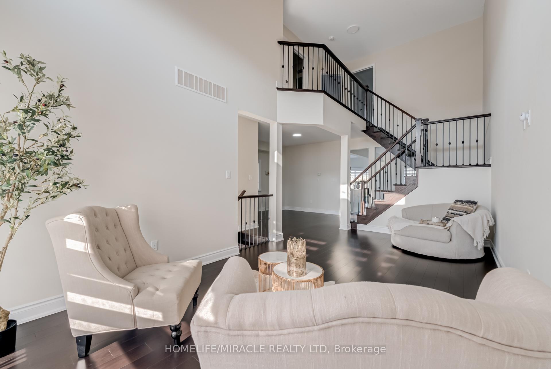 Photo 6 of 121 Kennedy Boulevard, New Tecumseth, Alliston — HOMEH