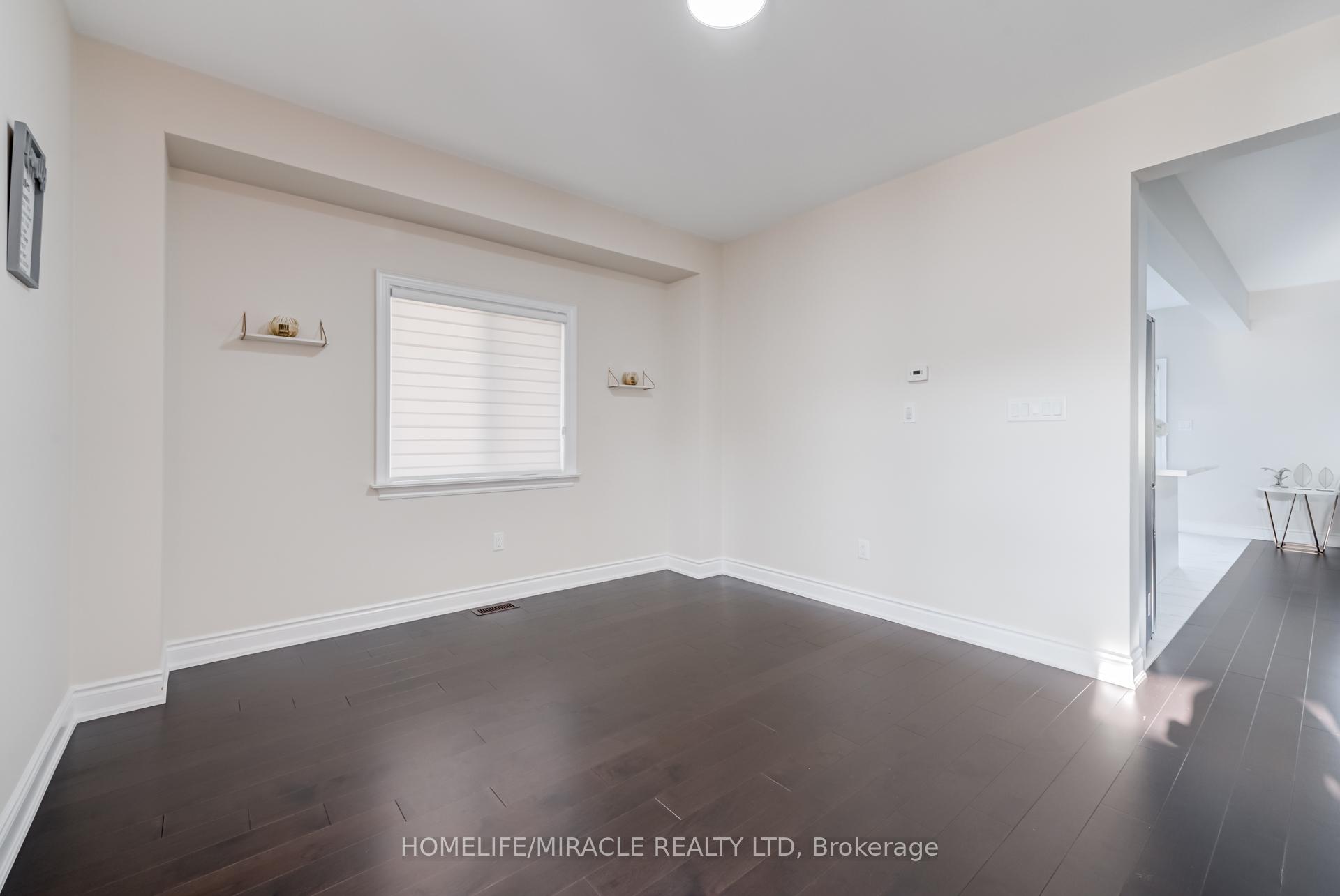 Photo 2 of 121 Kennedy Boulevard, New Tecumseth, Alliston — HOMEH