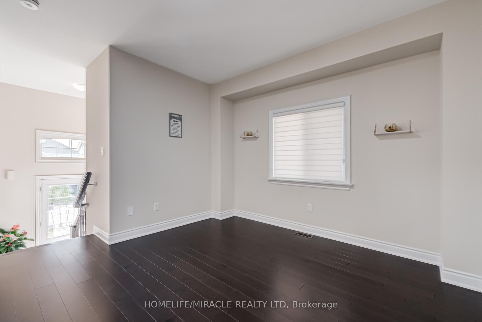 Photo 8 of 121 Kennedy Boulevard, New Tecumseth, Alliston — HOMEH