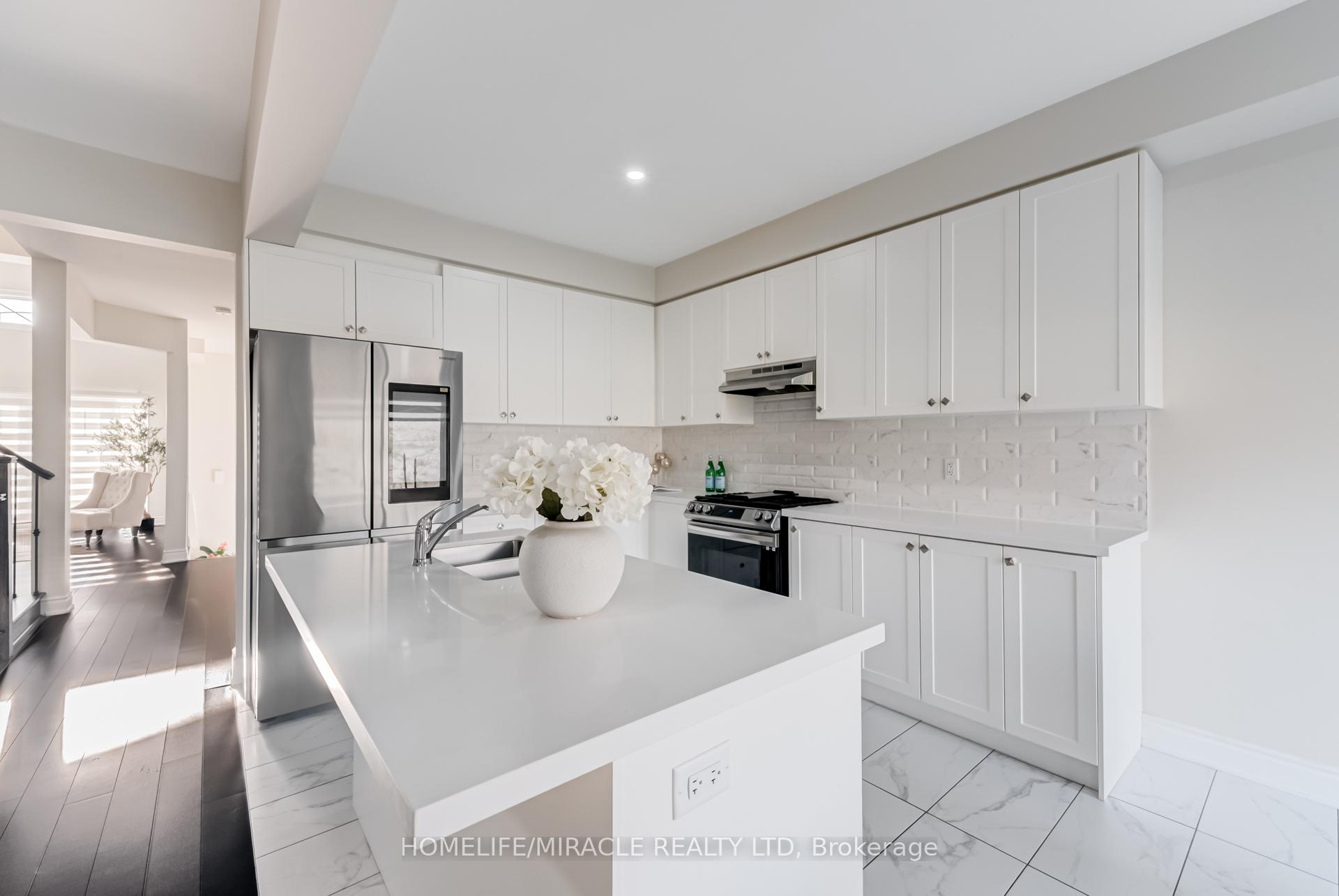 Photo 12 of 121 Kennedy Boulevard, New Tecumseth, Alliston — HOMEH