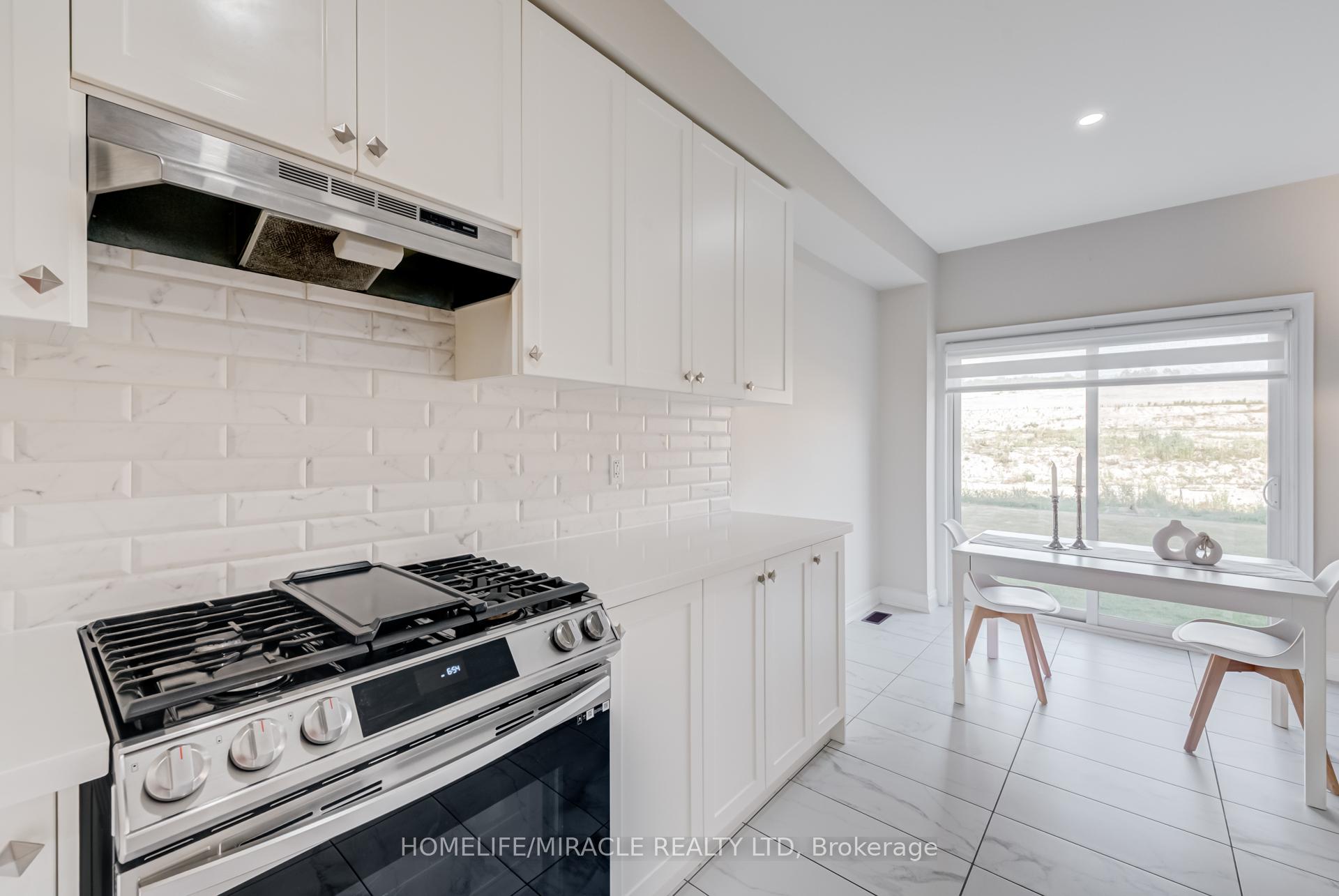 Photo 32 of 121 Kennedy Boulevard, New Tecumseth, Alliston — HOMEH