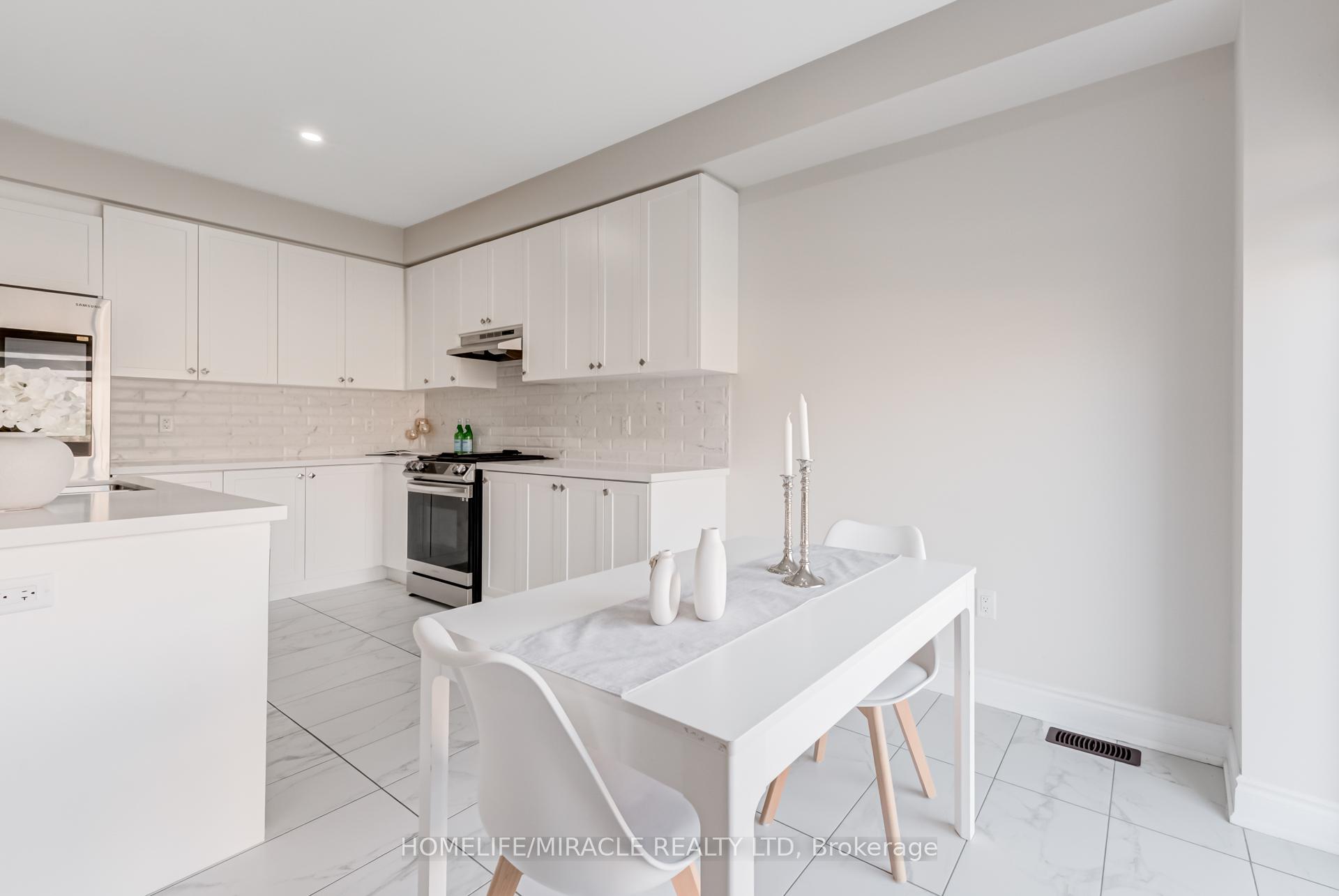Photo 13 of 121 Kennedy Boulevard, New Tecumseth, Alliston — HOMEH