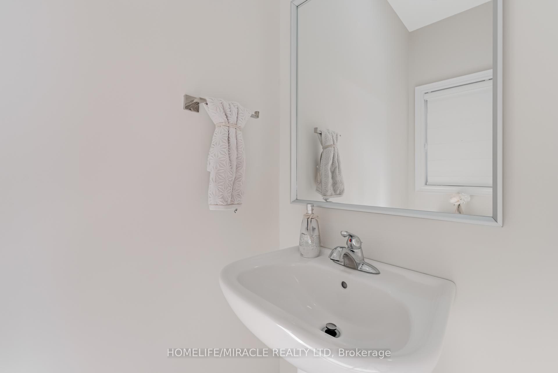 Photo 21 of 121 Kennedy Boulevard, New Tecumseth, Alliston — HOMEH