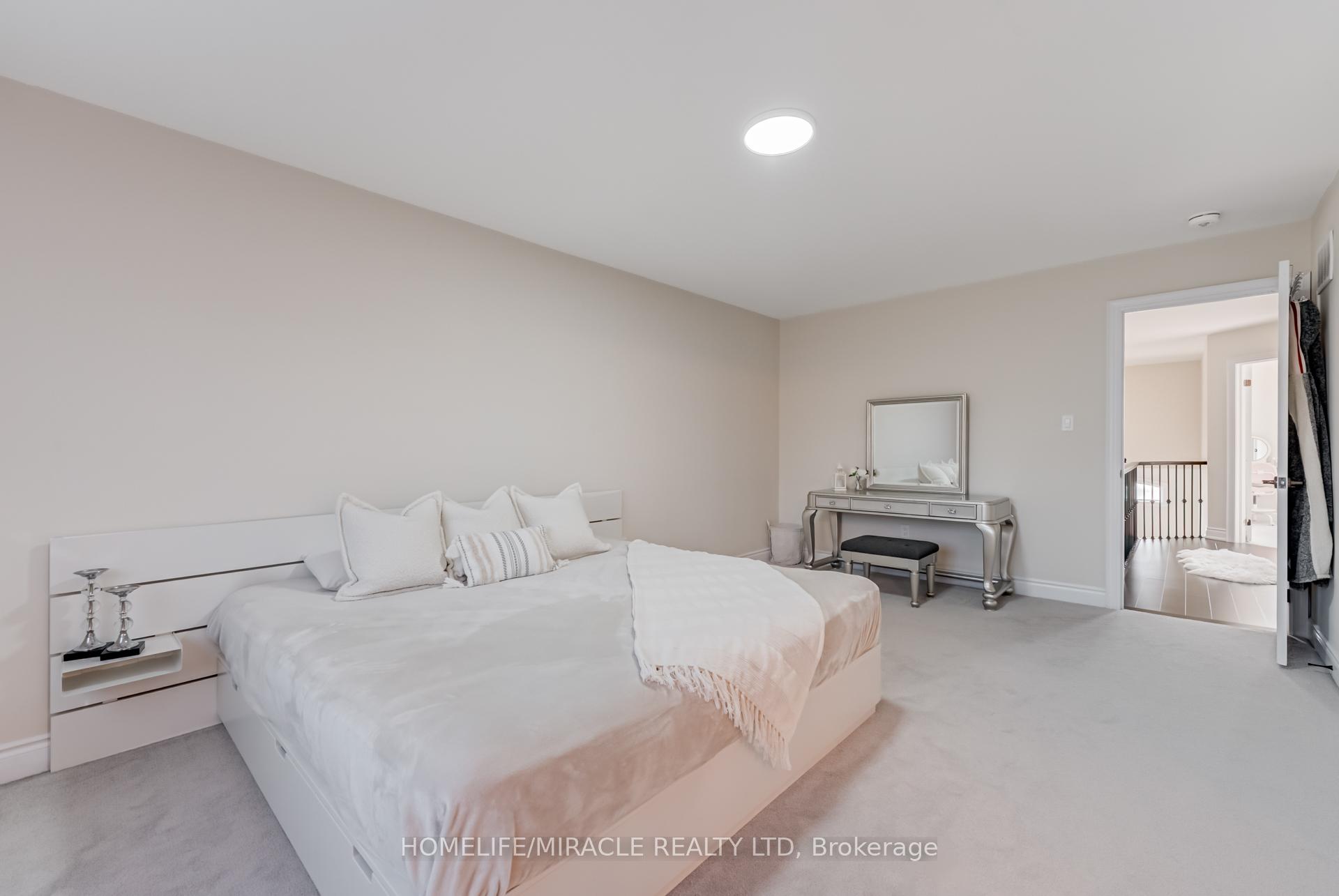 Photo 26 of 121 Kennedy Boulevard, New Tecumseth, Alliston — HOMEH
