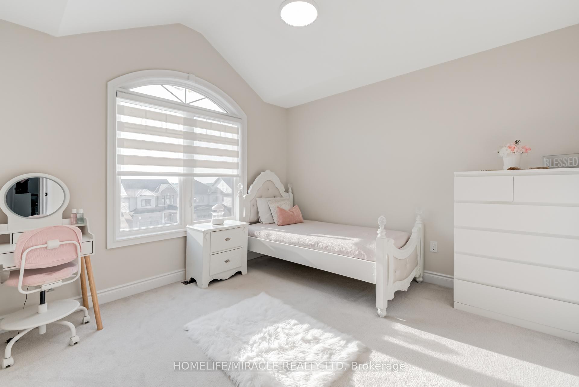 Photo 28 of 121 Kennedy Boulevard, New Tecumseth, Alliston — HOMEH