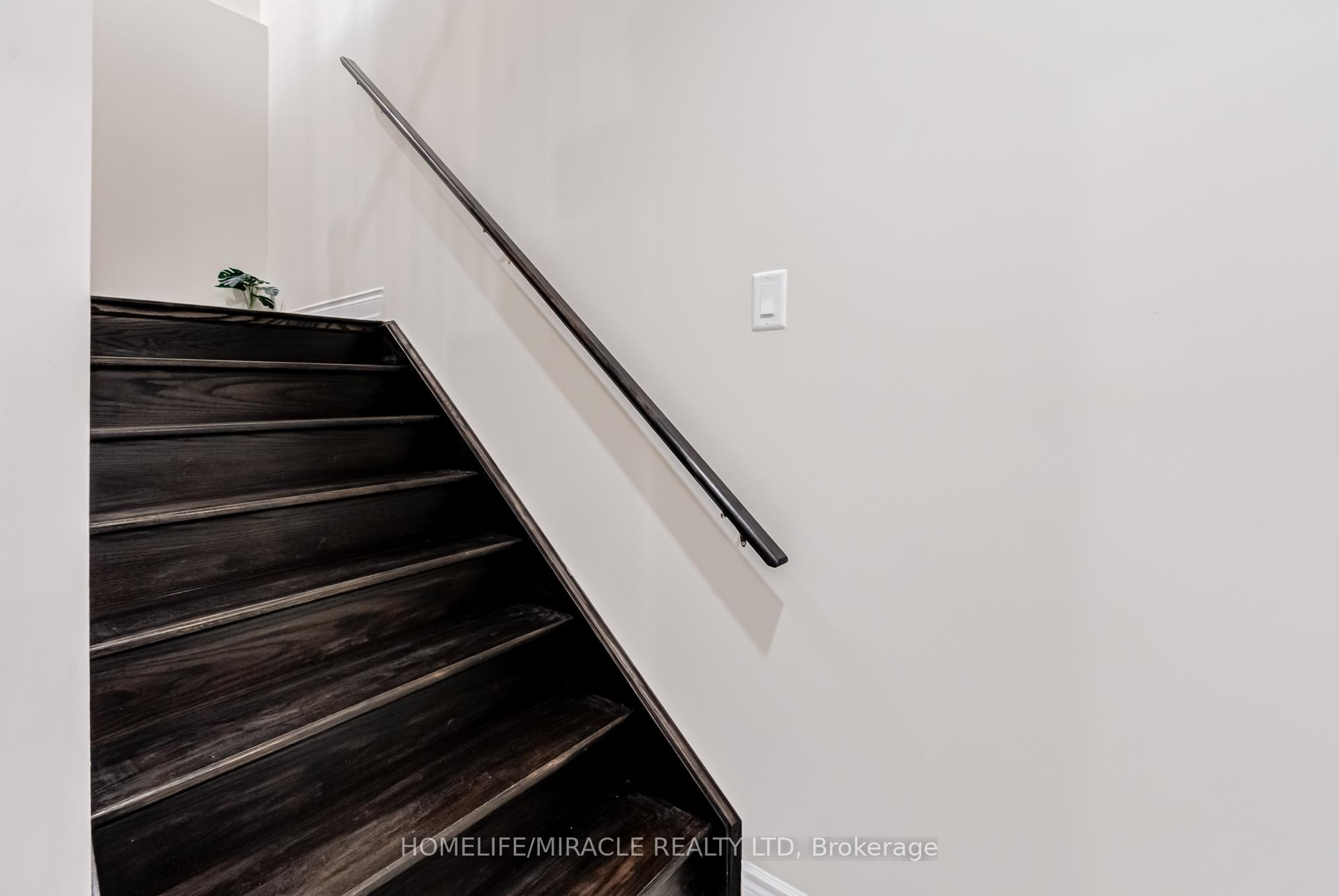 Photo 36 of 121 Kennedy Boulevard, New Tecumseth, Alliston — HOMEH