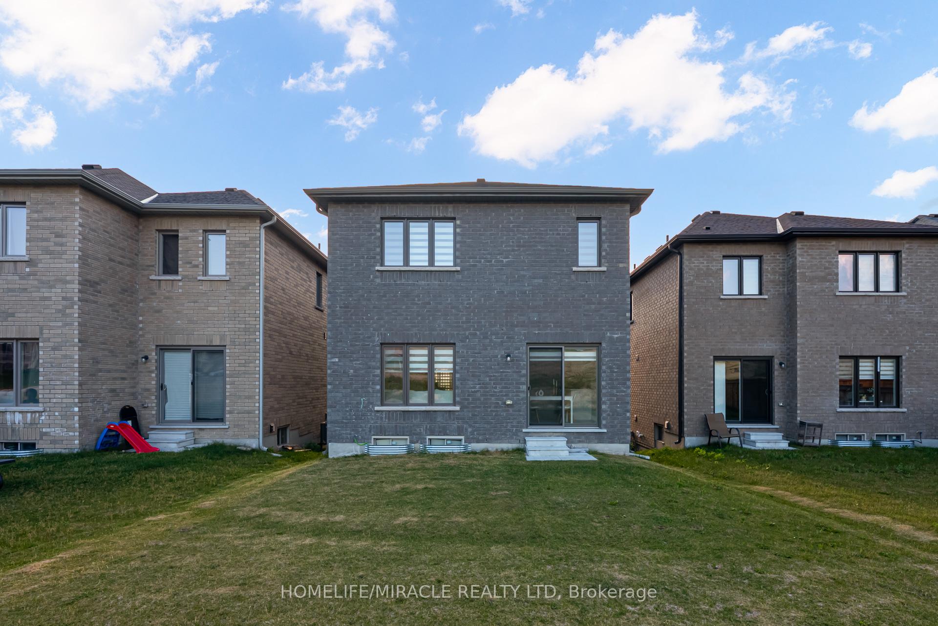 Photo 42 of 121 Kennedy Boulevard, New Tecumseth, Alliston — HOMEH