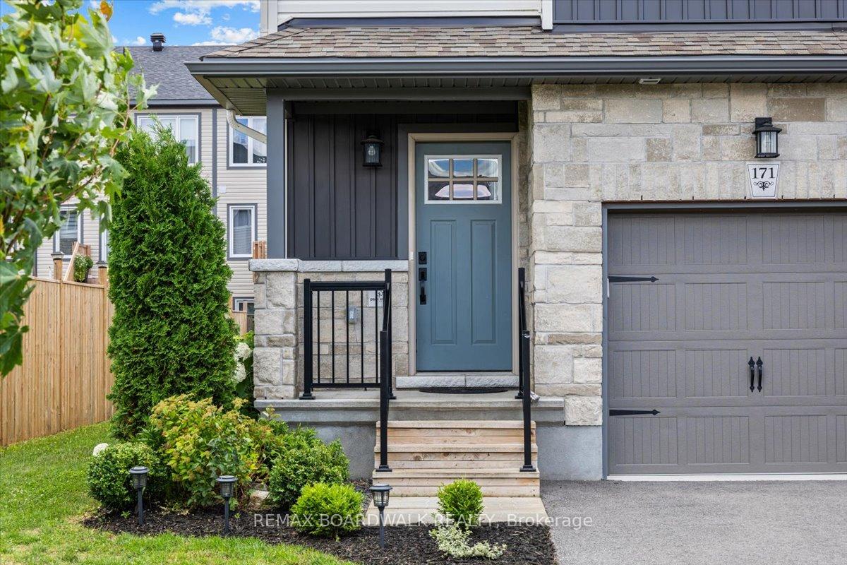 Photo 2 of 171 Ferrara Drive, Smiths Falls — HOMEH