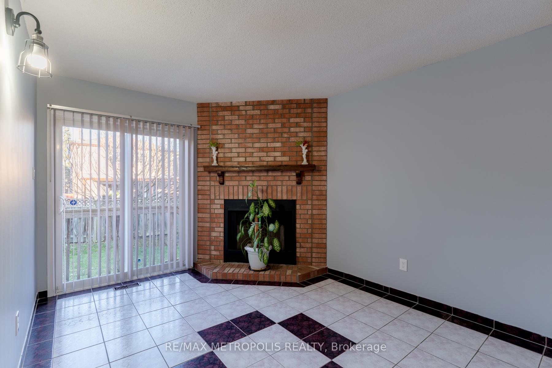 Photo 11 of Unit Main, 113 Cimmaron Street, Markham, Middlefield — HOMEH
