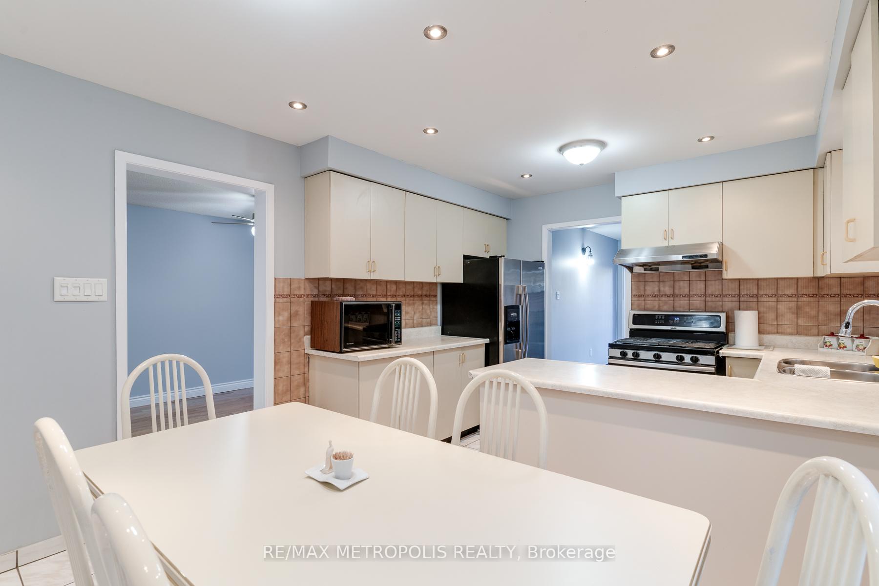 Photo 15 of Unit Main, 113 Cimmaron Street, Markham, Middlefield — HOMEH