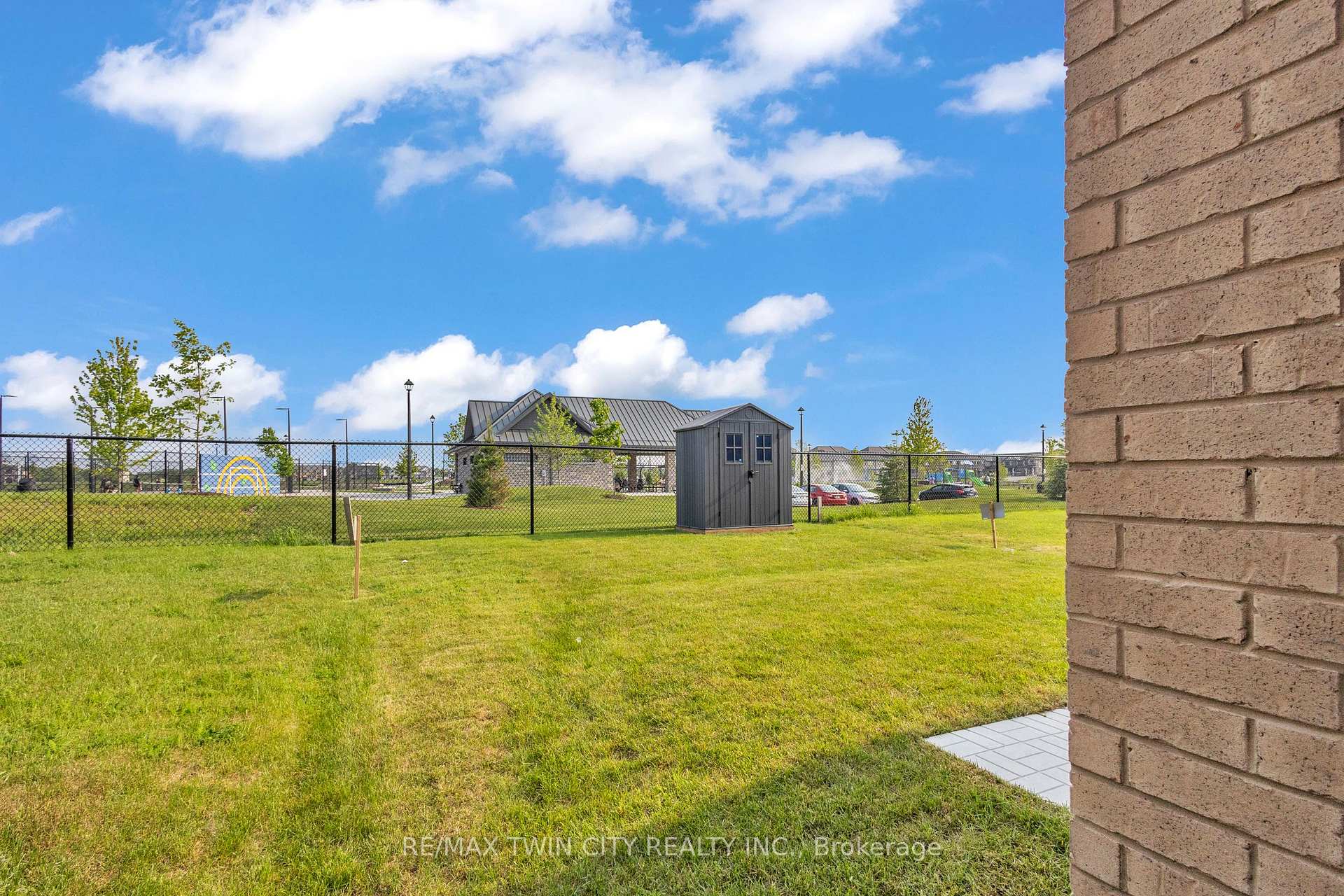 Photo 5 of 35 Crossmore Crescent, Cambridge — HOMEH