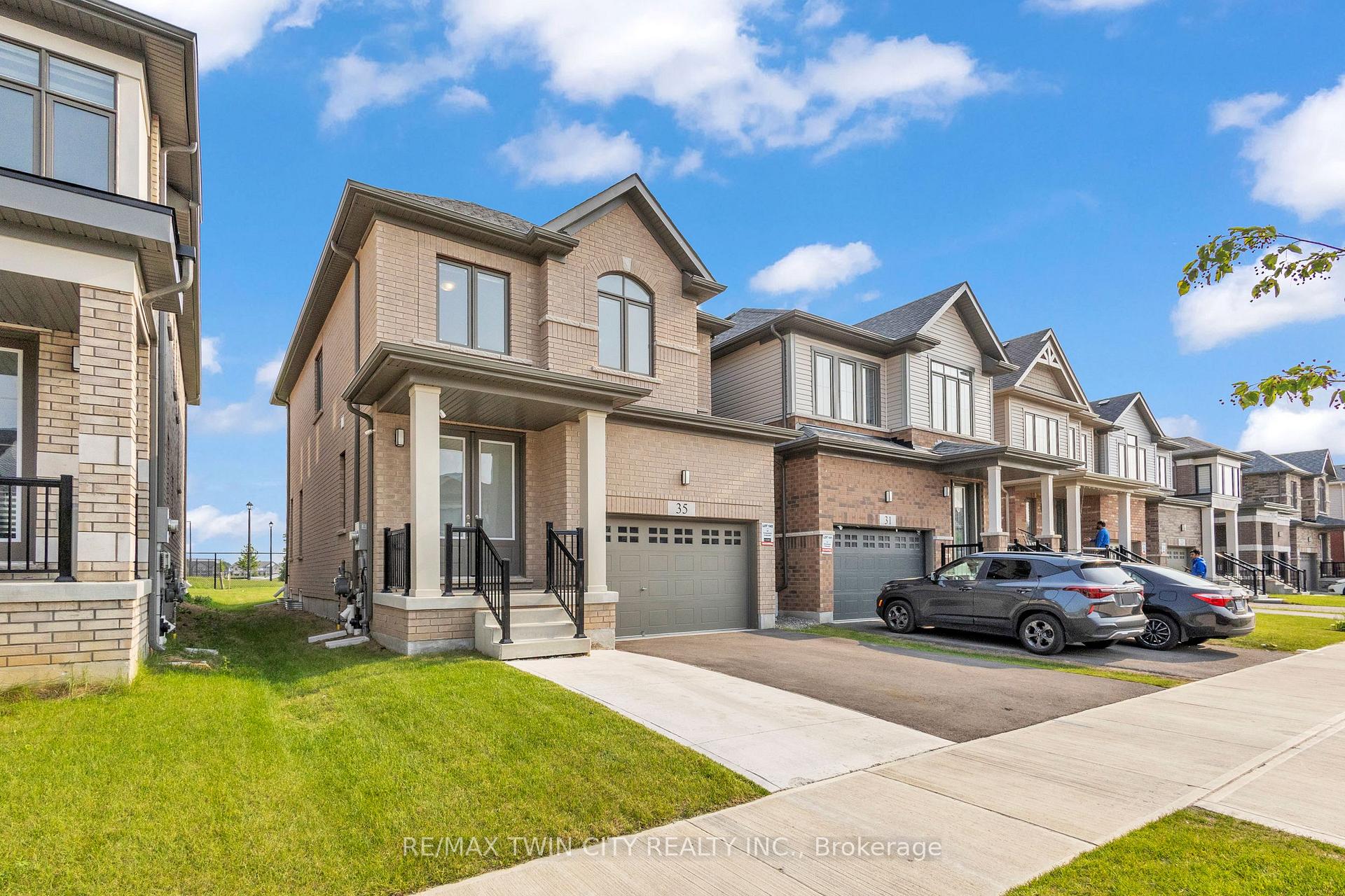 Photo 4 of 35 Crossmore Crescent, Cambridge — HOMEH
