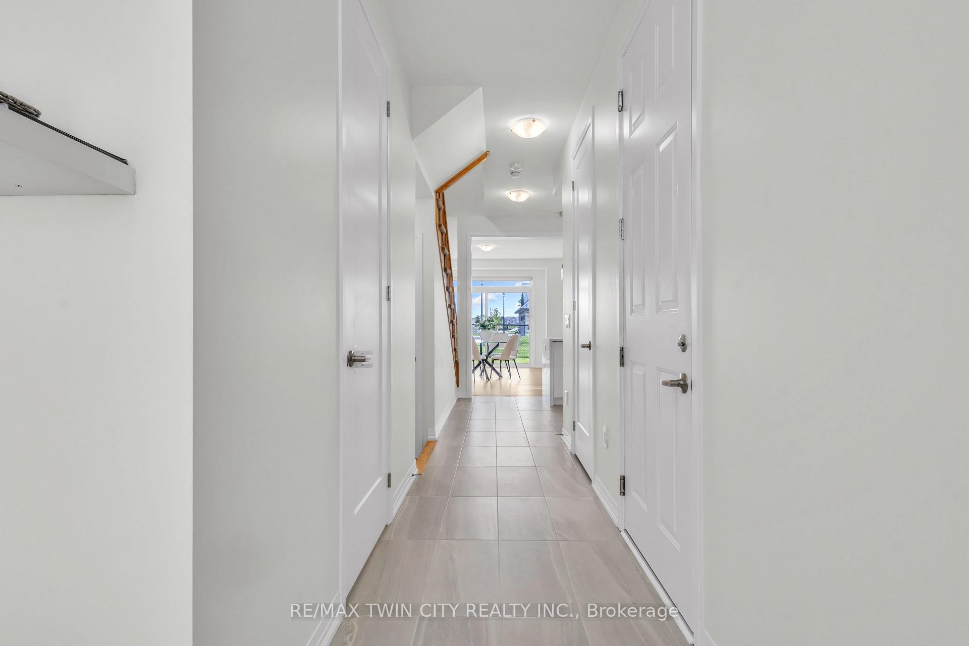 Photo 6 of 35 Crossmore Crescent, Cambridge — HOMEH