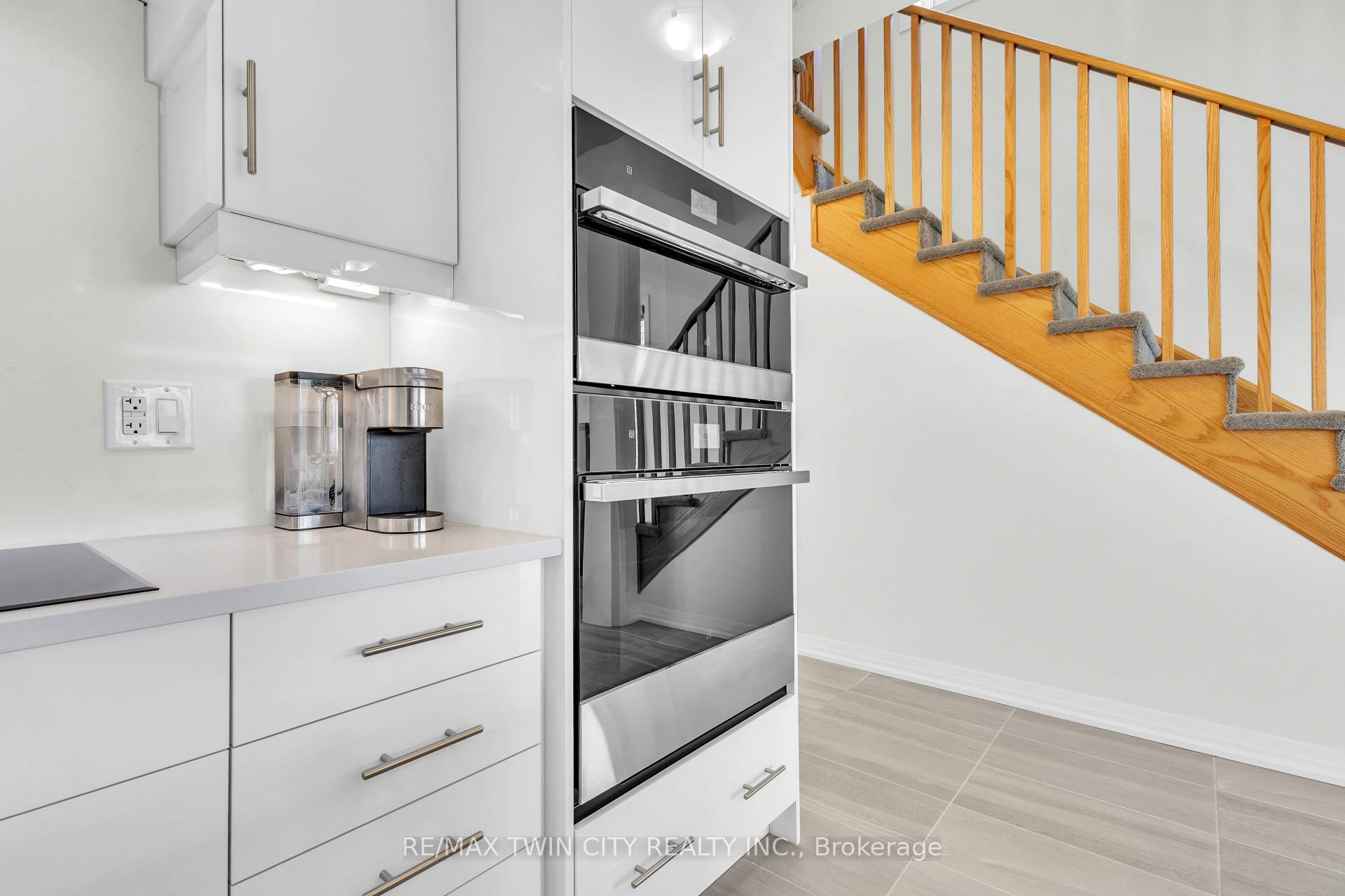 Photo 12 of 35 Crossmore Crescent, Cambridge — HOMEH