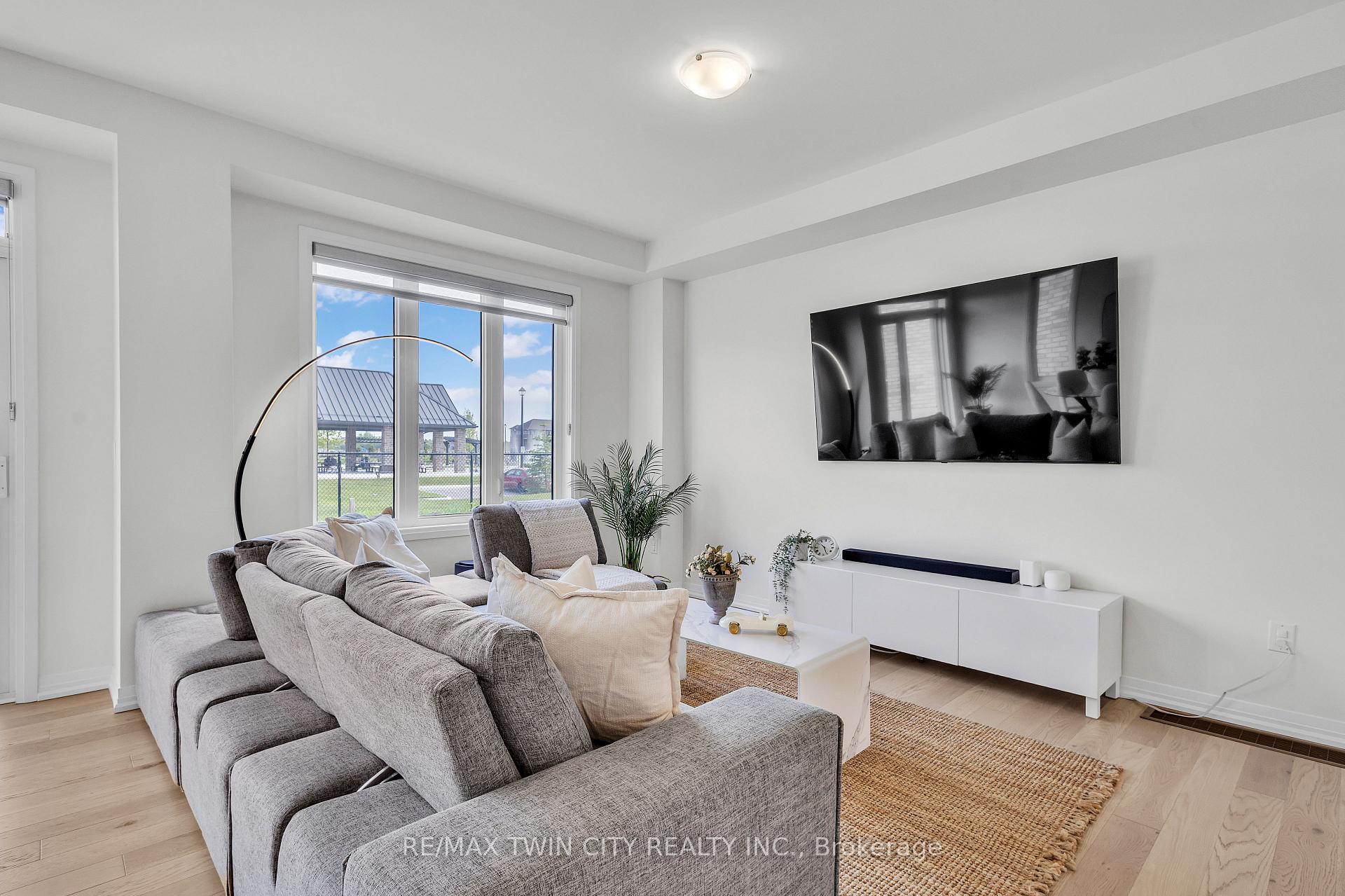 Photo 26 of 35 Crossmore Crescent, Cambridge — HOMEH