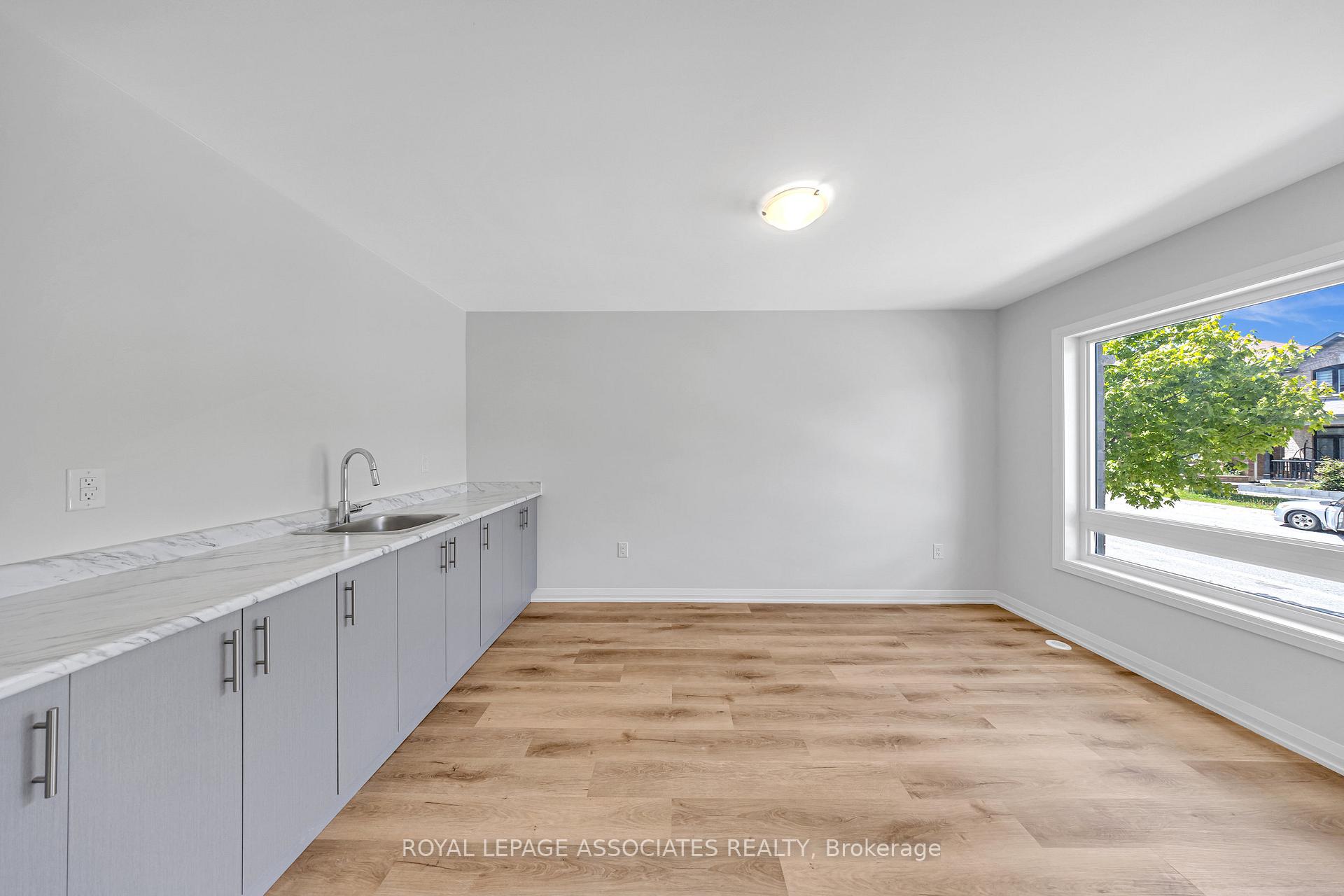 Photo 4 of 81 Rustle Wood Avenue, Markham, Cornell — HOMEH
