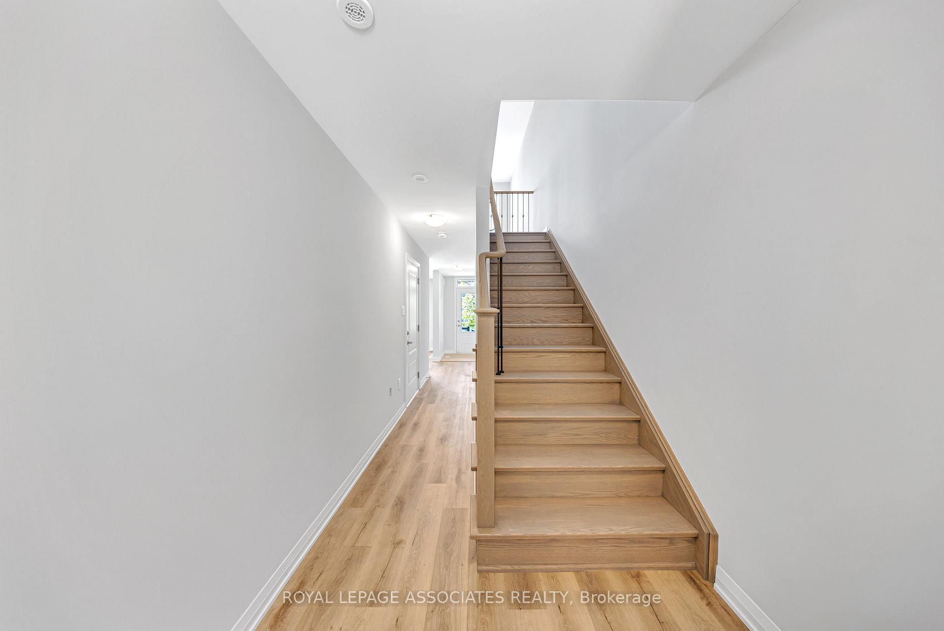 Photo 6 of 81 Rustle Wood Avenue, Markham, Cornell — HOMEH