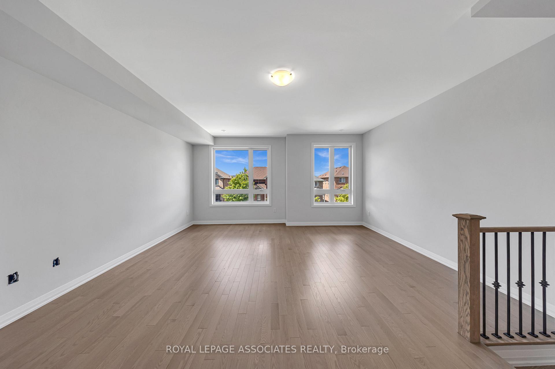 Photo 5 of 81 Rustle Wood Avenue, Markham, Cornell — HOMEH