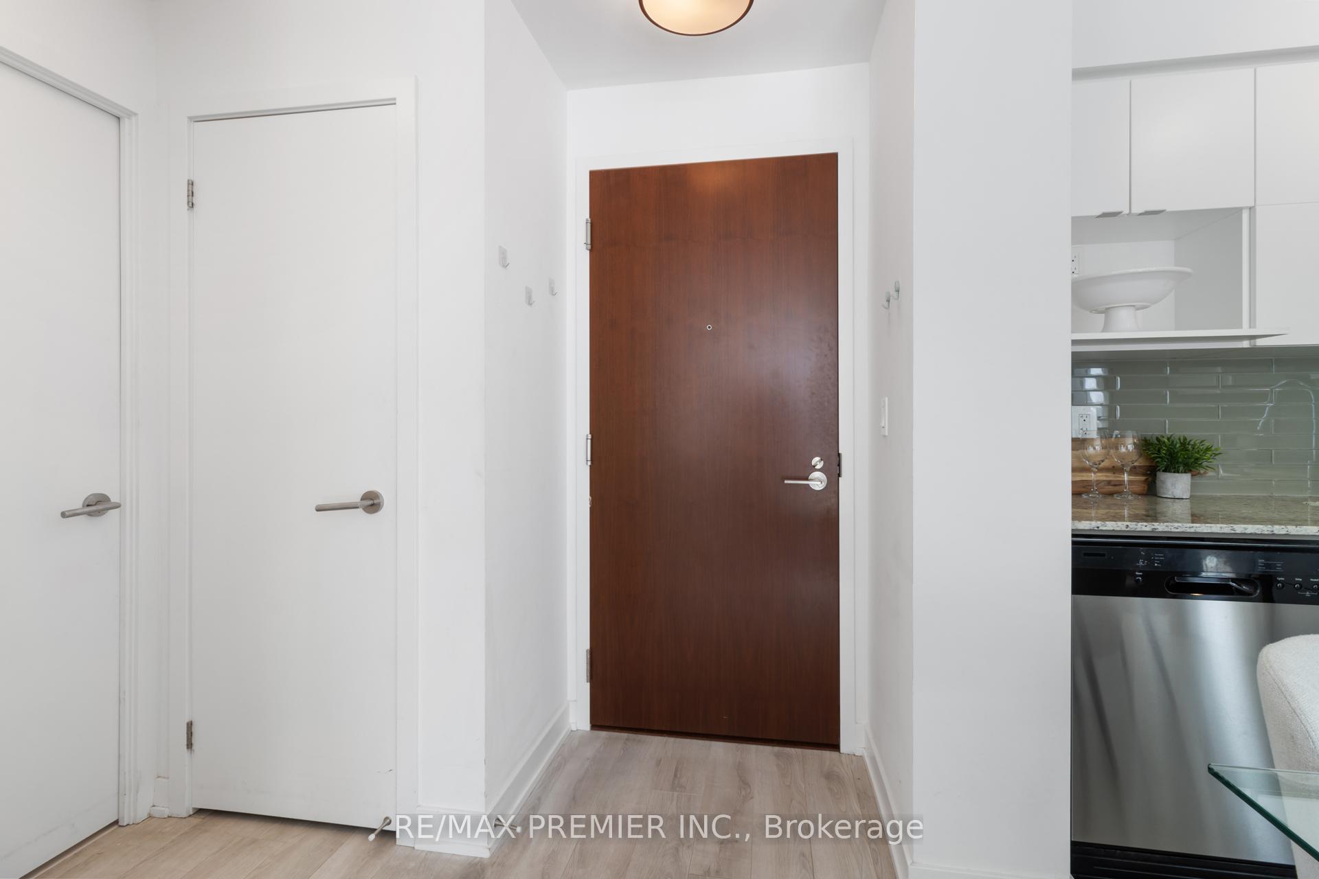 Photo 9 of Unit 303, 120 Varna Drive, Toronto, Englemount-Lawrence — HOMEH