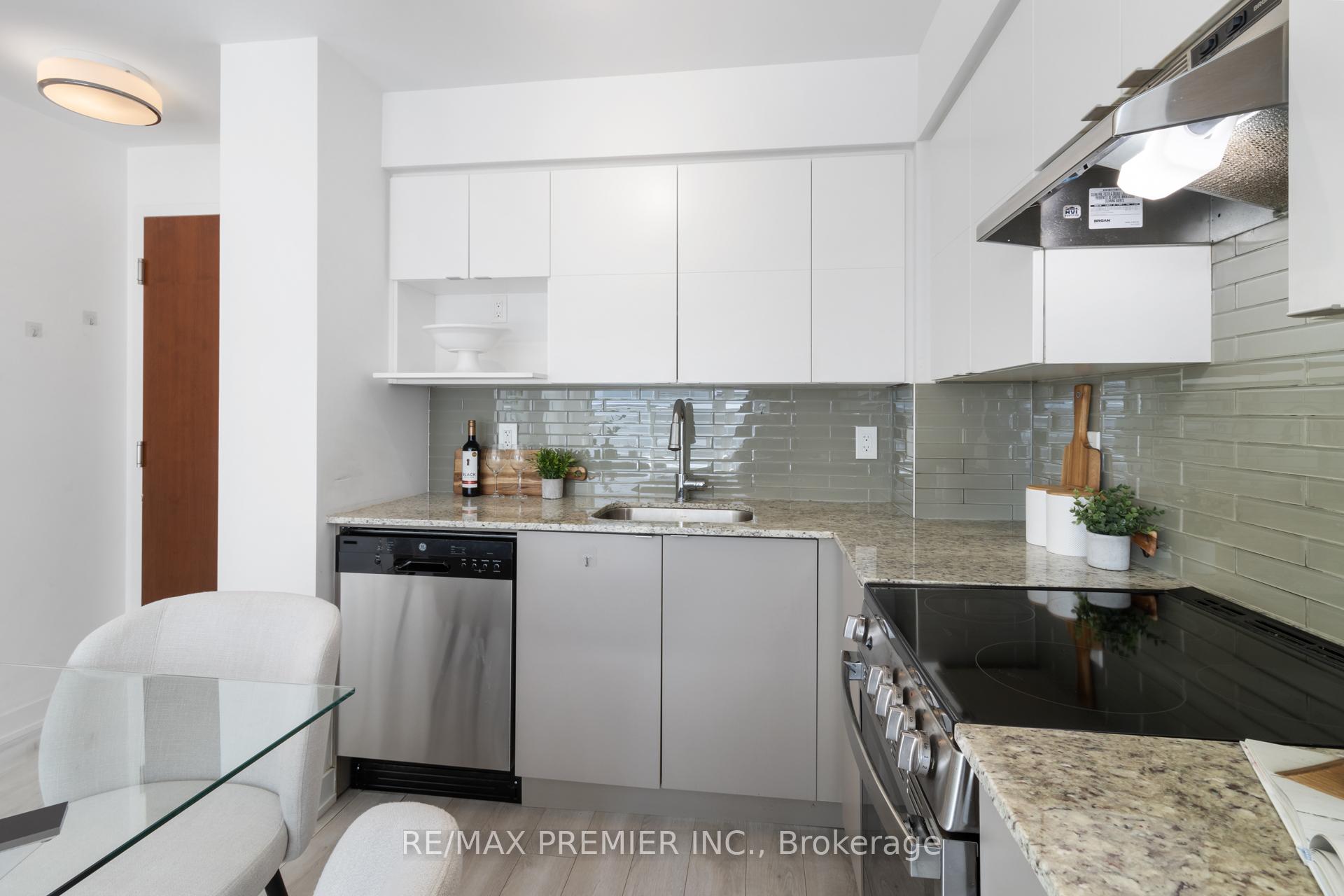 Photo 23 of Unit 303, 120 Varna Drive, Toronto, Englemount-Lawrence — HOMEH