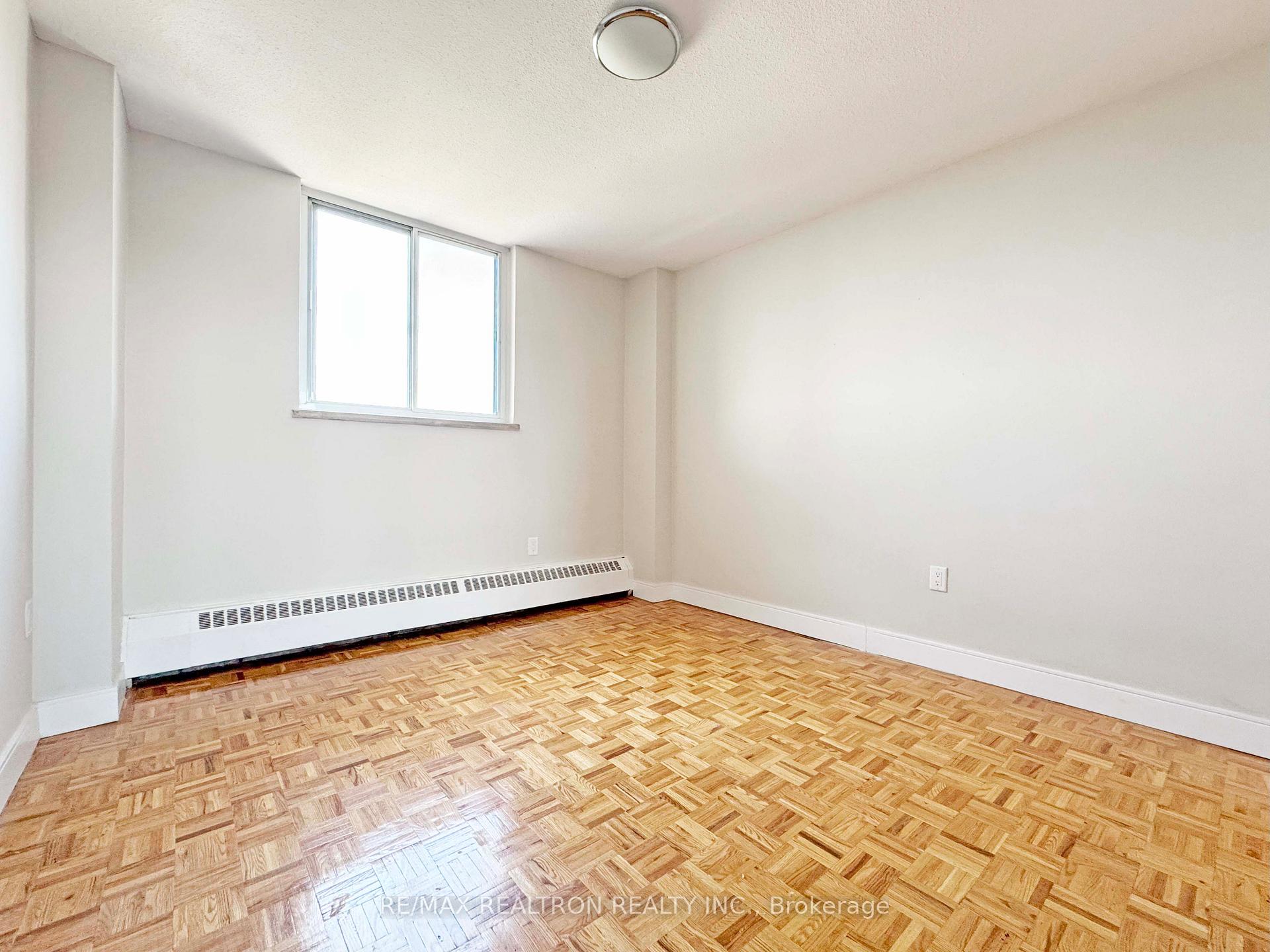 Photo 4 of Unit 1102, 1500 Bathurst Street, Toronto, Humewood-Cedarvale — HOMEH