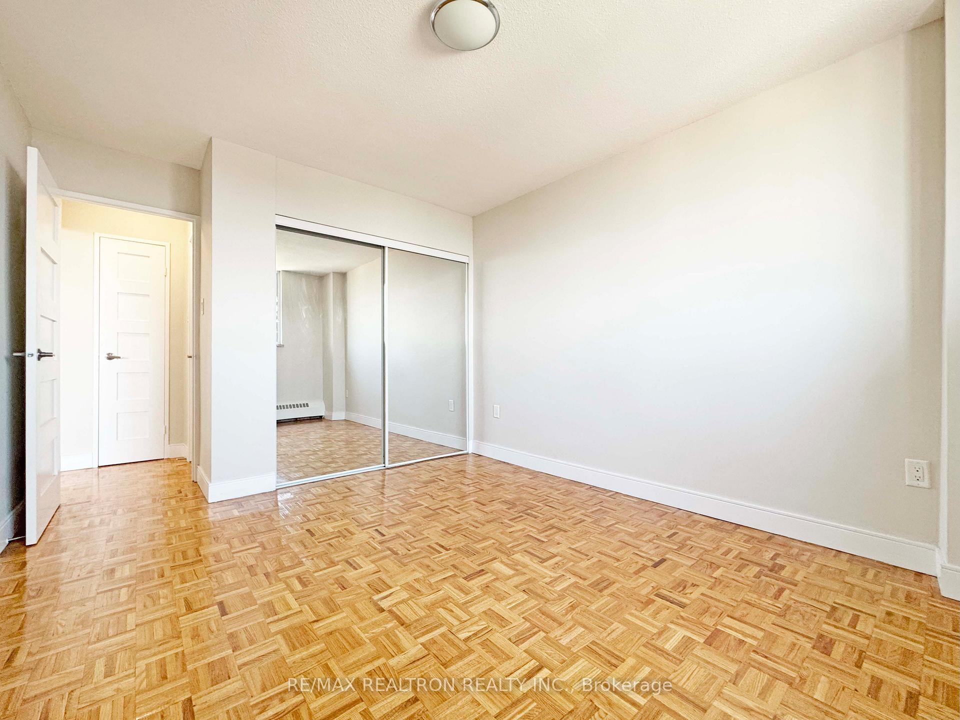 Photo 6 of Unit 1102, 1500 Bathurst Street, Toronto, Humewood-Cedarvale — HOMEH
