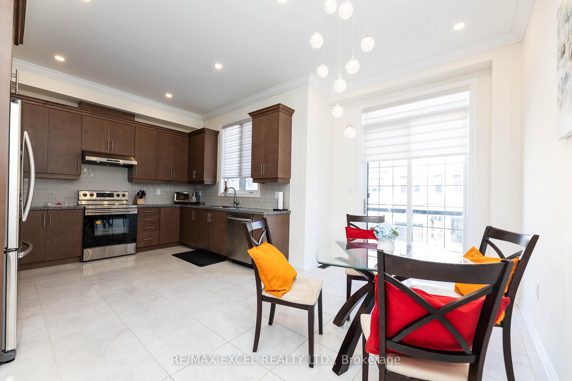 Photo 6 of 43 Hyderabad Lane, Markham, Greensborough — HOMEH