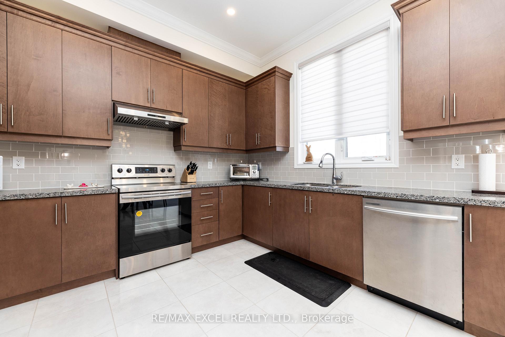 Photo 9 of 43 Hyderabad Lane, Markham, Greensborough — HOMEH