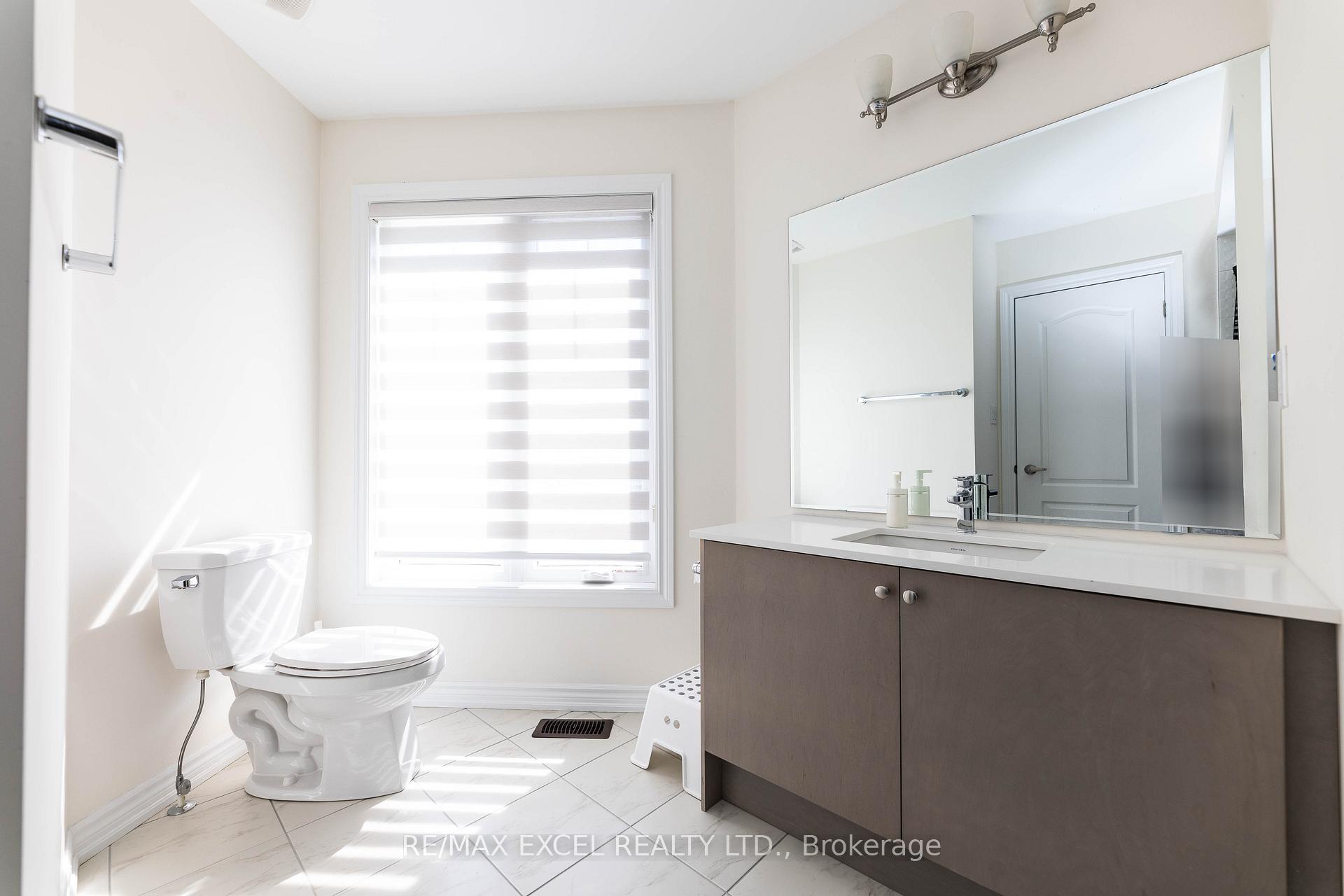 Photo 4 of 43 Hyderabad Lane, Markham, Greensborough — HOMEH