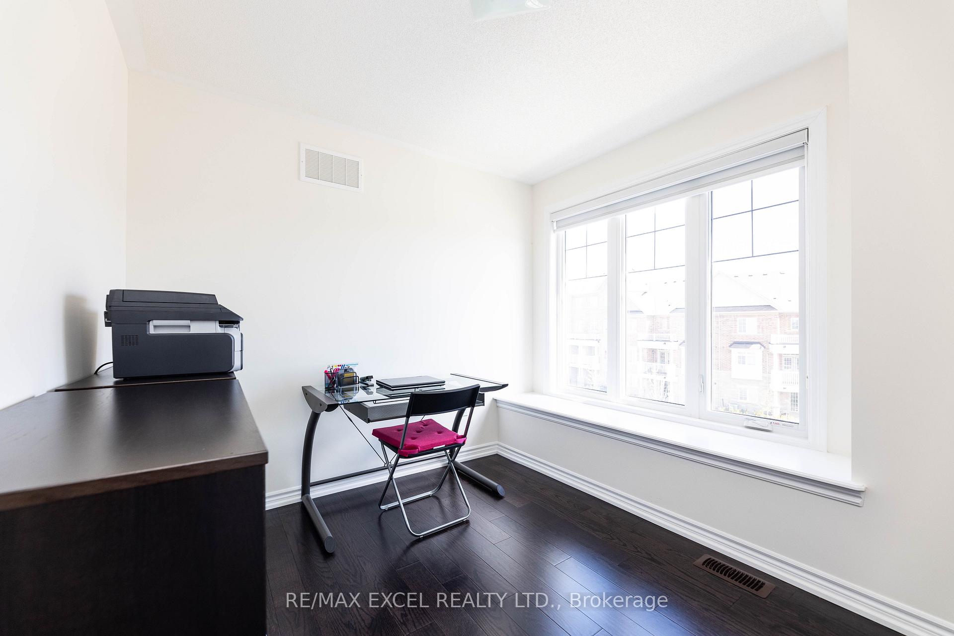 Photo 14 of 43 Hyderabad Lane, Markham, Greensborough — HOMEH