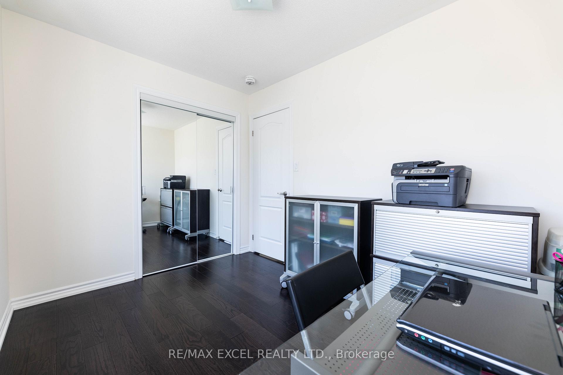 Photo 18 of 43 Hyderabad Lane, Markham, Greensborough — HOMEH