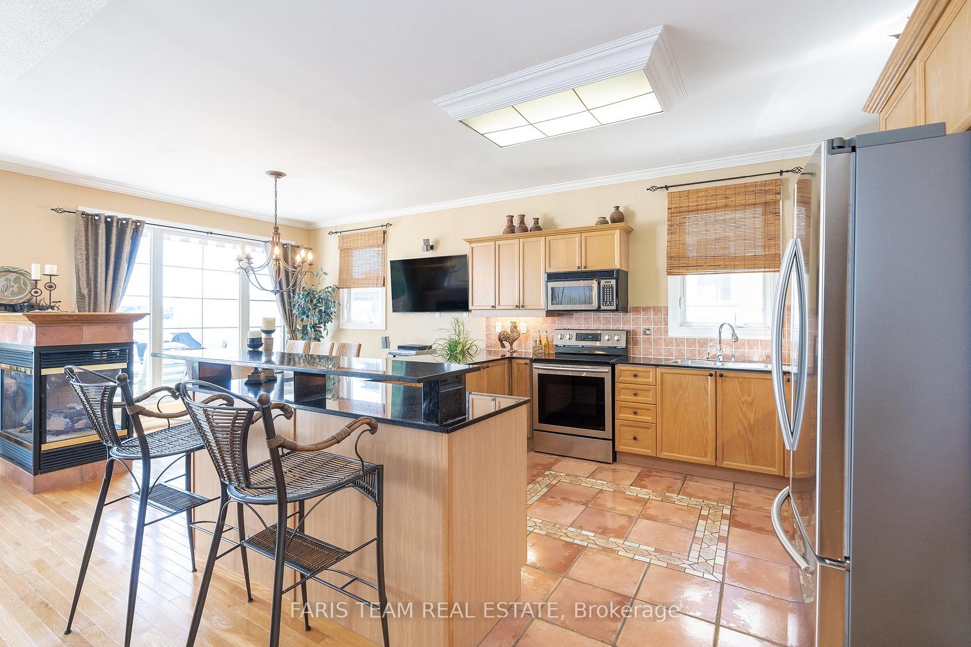 Photo 5 of 443 Aberdeen Boulevard, Midland — HOMEH