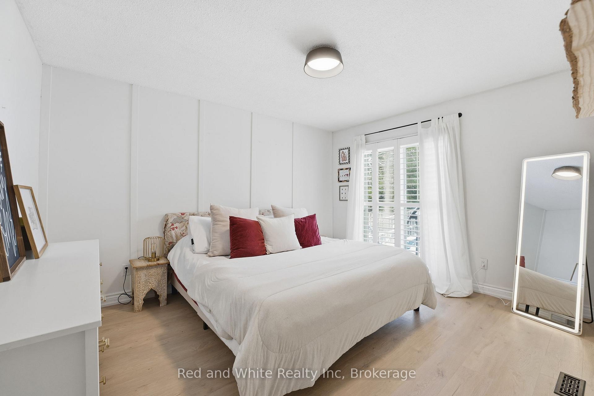 Photo 14 of 104 Cindy Avenue, Cambridge — HOMEH
