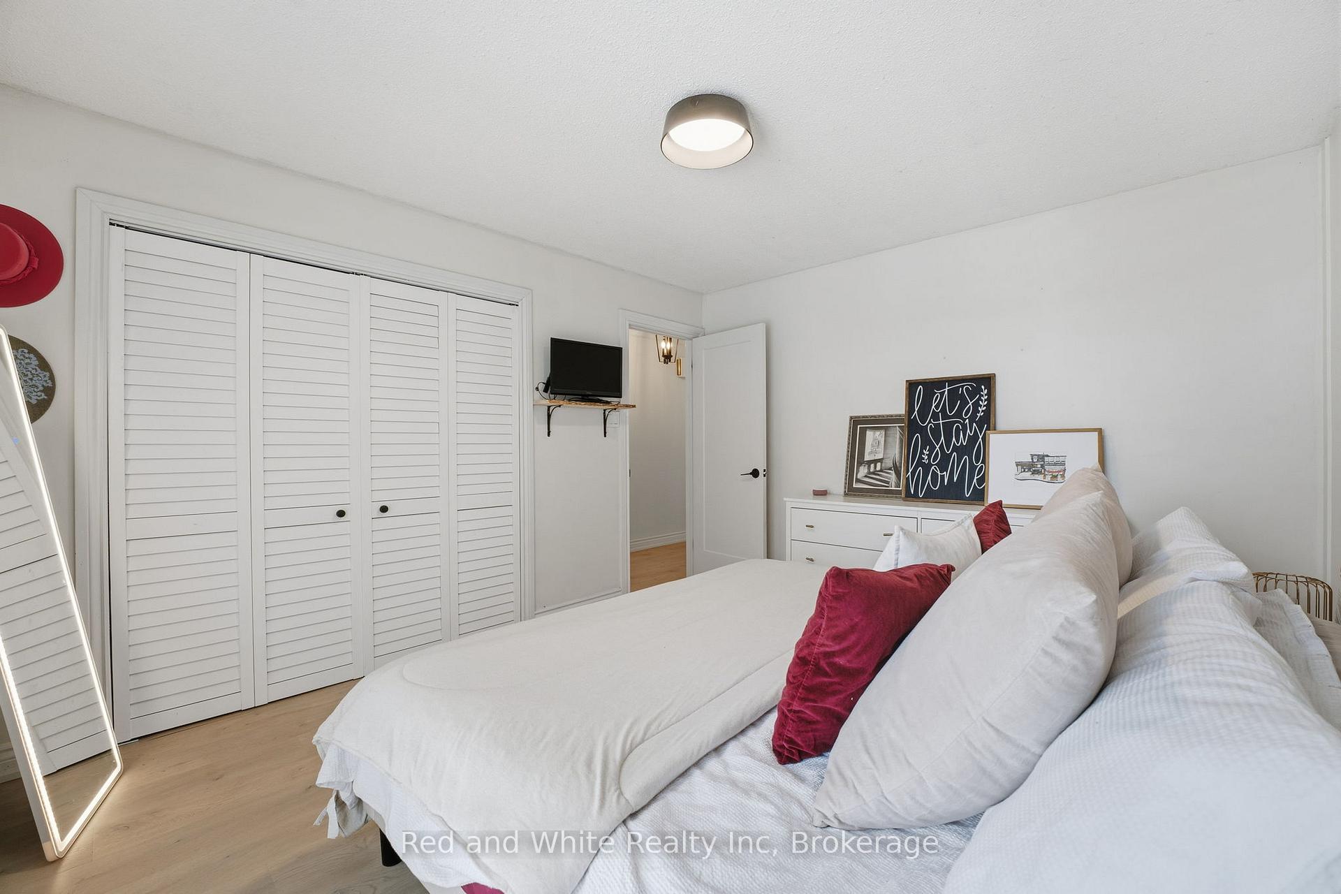 Photo 17 of 104 Cindy Avenue, Cambridge — HOMEH