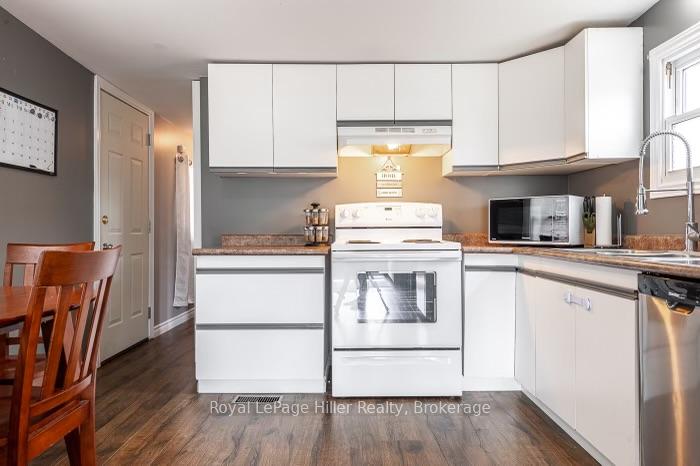 Photo 4 of 120 Ash Road, Perth East, Crystal Lake — HOMEH