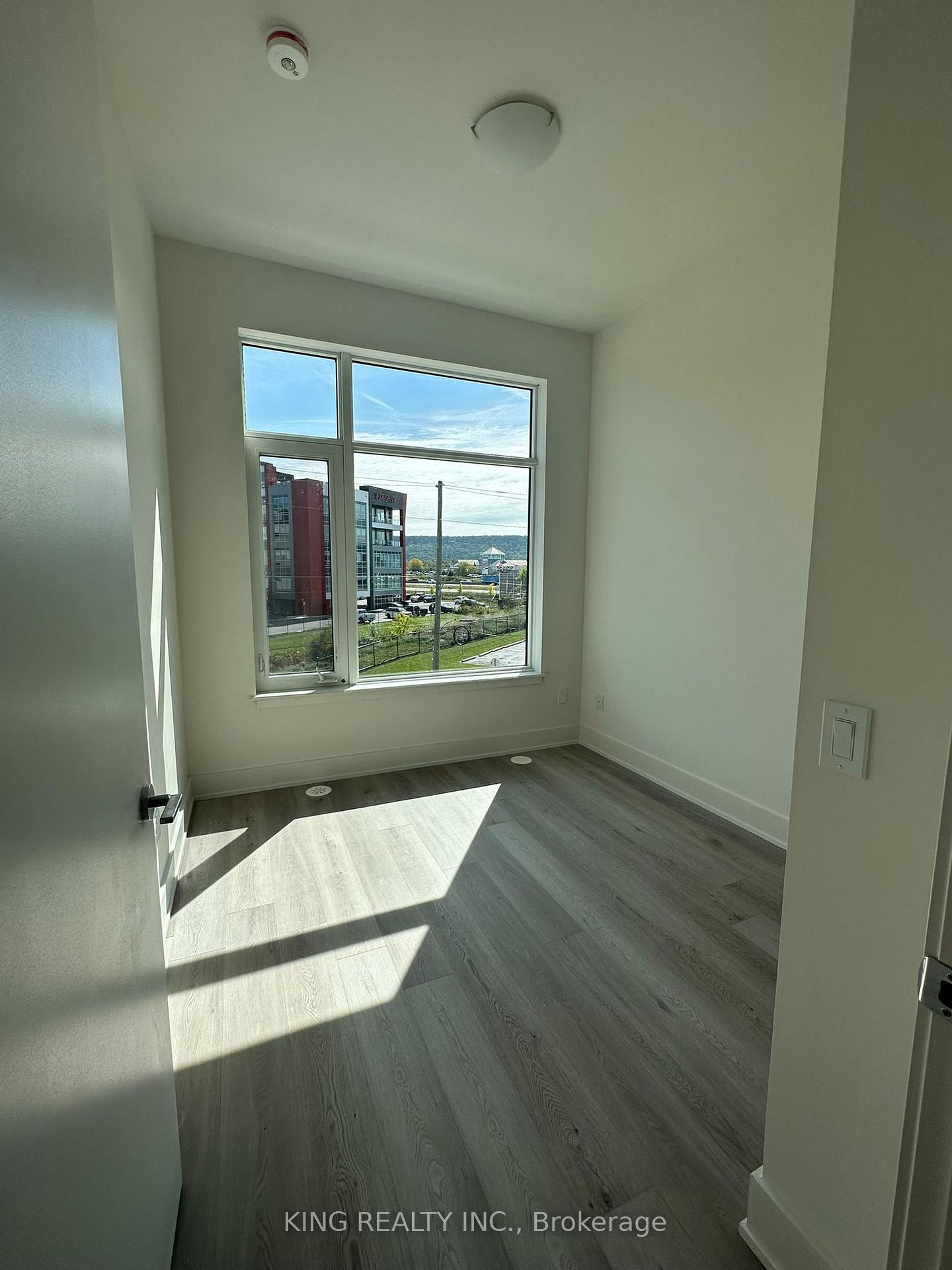 Photo 9 of 82 Windward Drive, Grimsby, Grimsby Beach — HOMEH