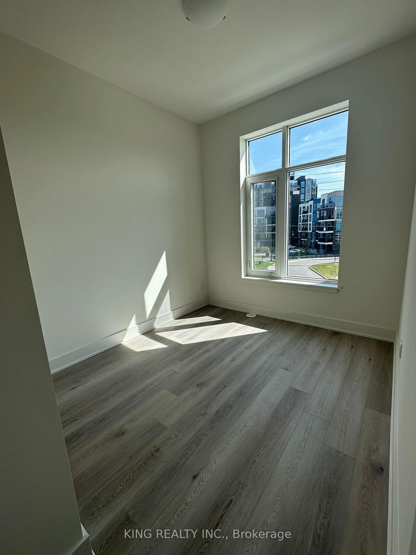 Photo 10 of 82 Windward Drive, Grimsby, Grimsby Beach — HOMEH