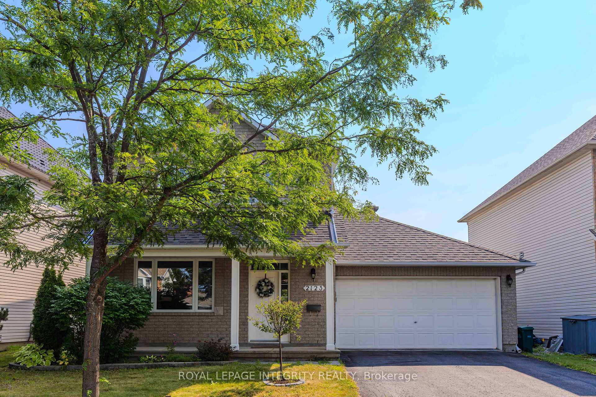 Front of 2123 Esprit Drive