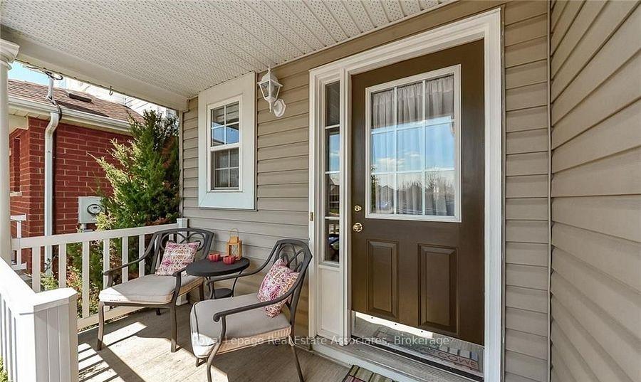 Photo 2 of 61 Porter Drive, Guelph, Pineridge/Westminster Woods — HOMEH